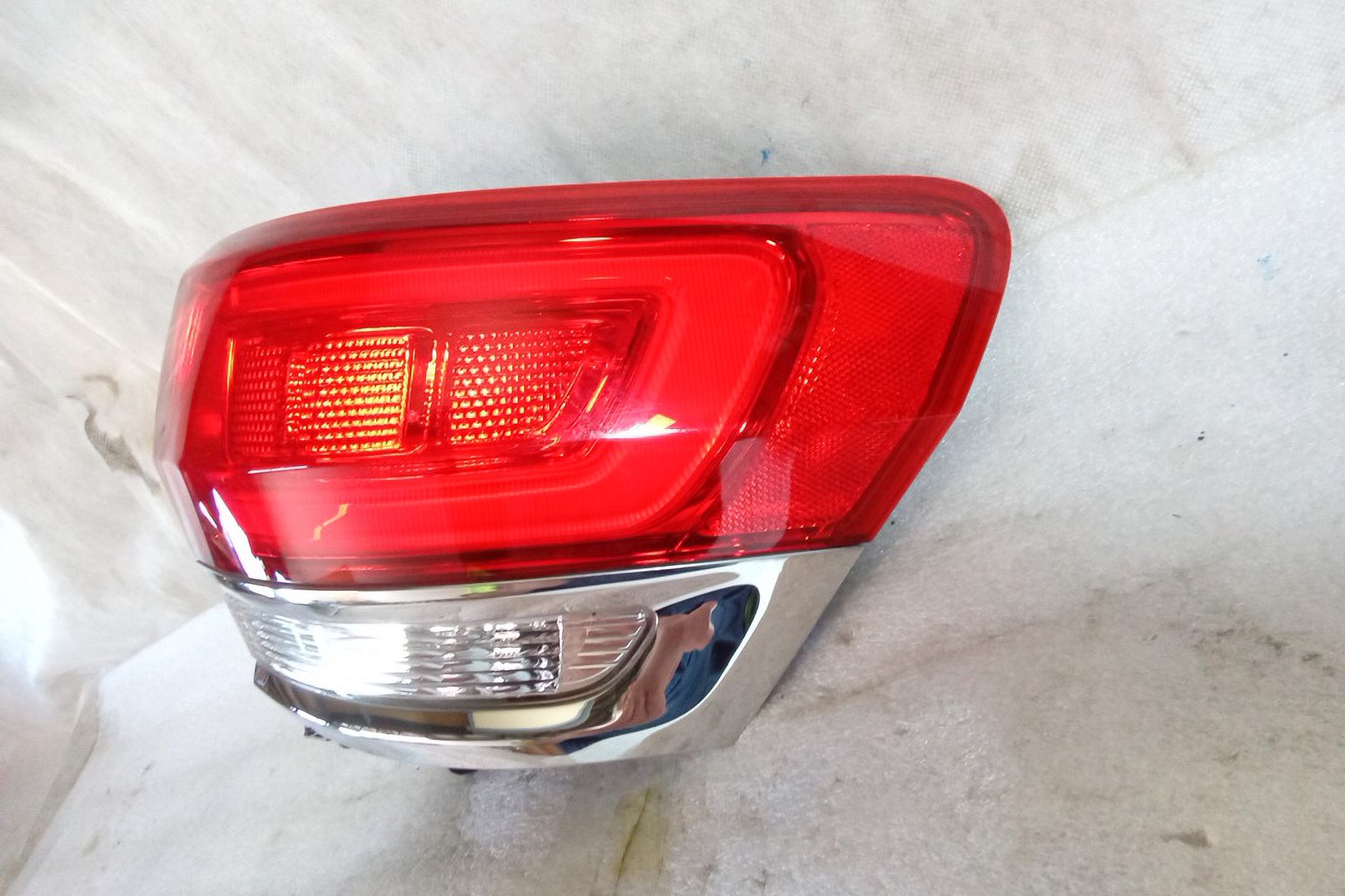 Pre-Owned 2017 Jeep Grand Cherokee Passenger Quarter Mounted Chrome Tail Lamp OEM LKQ (Good)