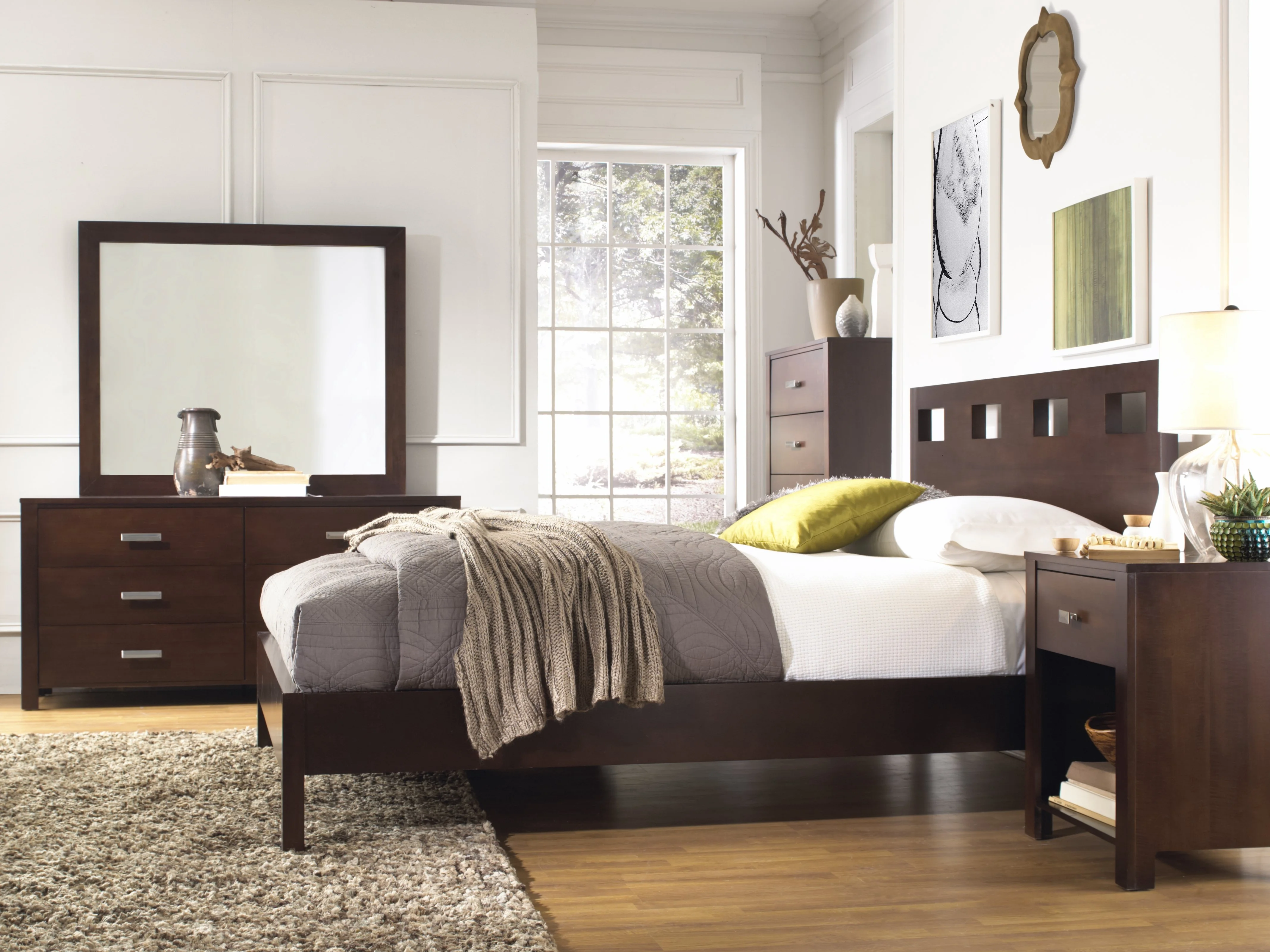 Ranshaw 6PC Cal King Platform Bed, 2 Nightstand, Dresser, Mirror & Chest Set in Mocha Brown Mahogany