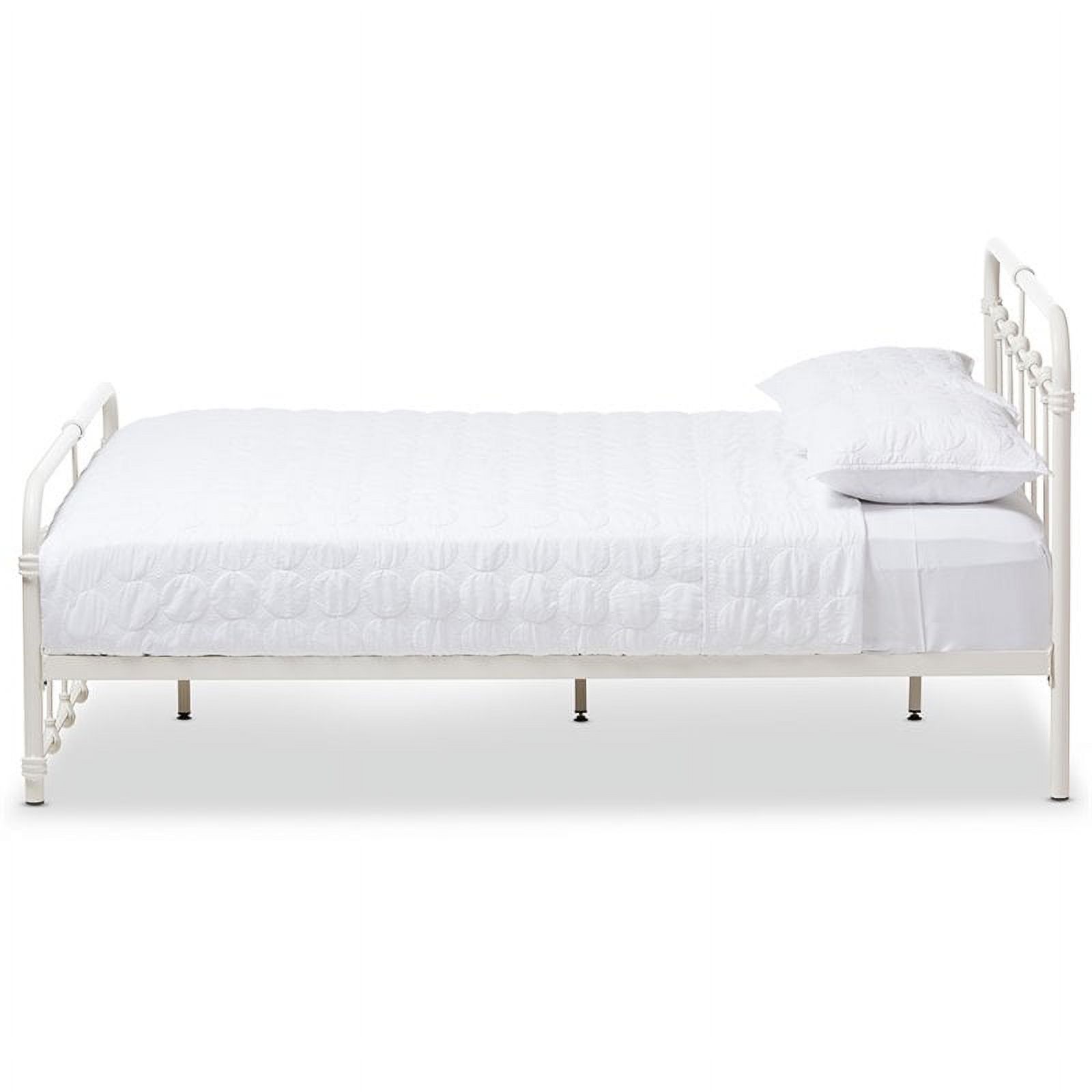 Bowery Hill Queen Metal Spindle Bed in White