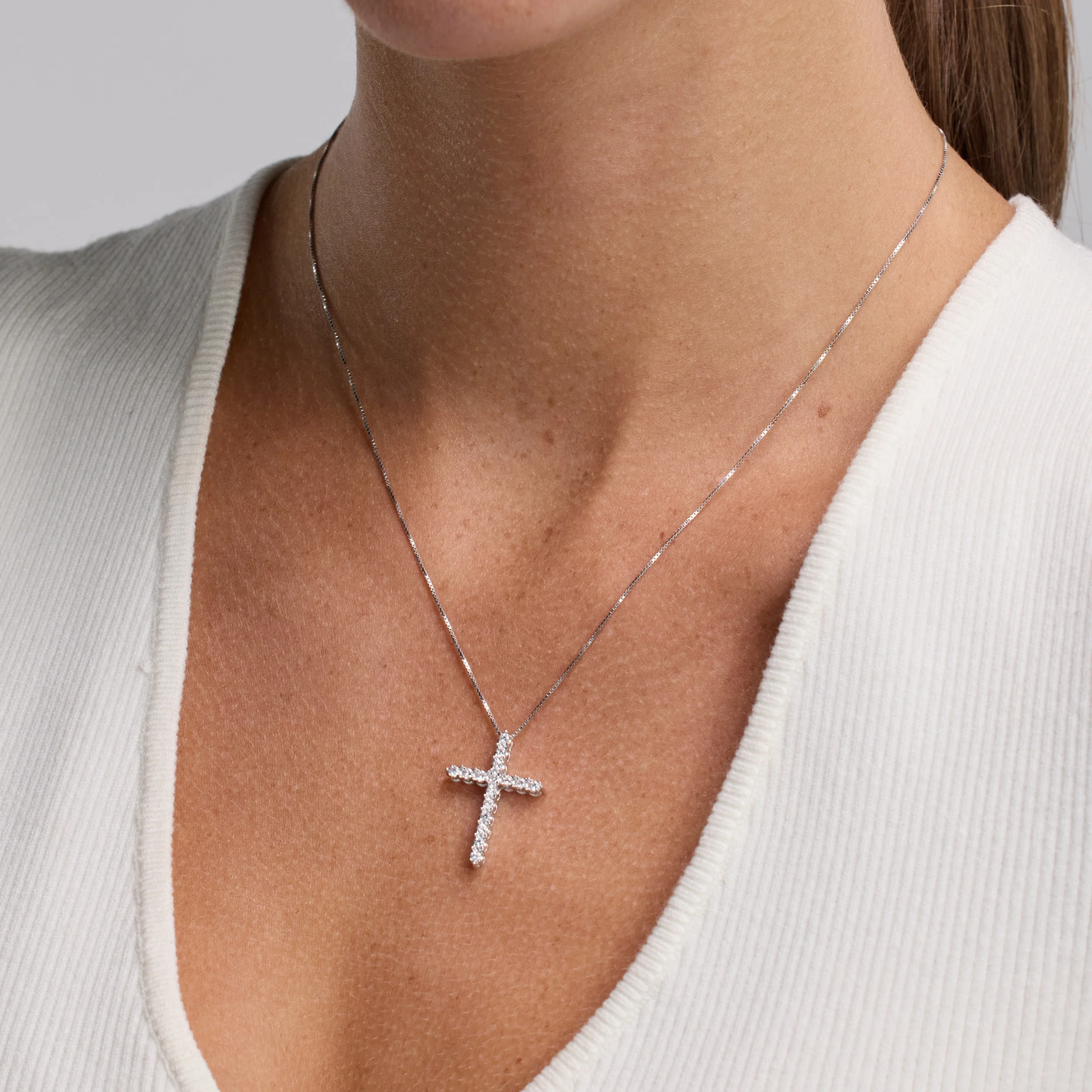Unique Moments 1/2 Carat Round Lab Grown Diamond Cross Pendant Necklace in Sterling Silver (J-SI-I1)