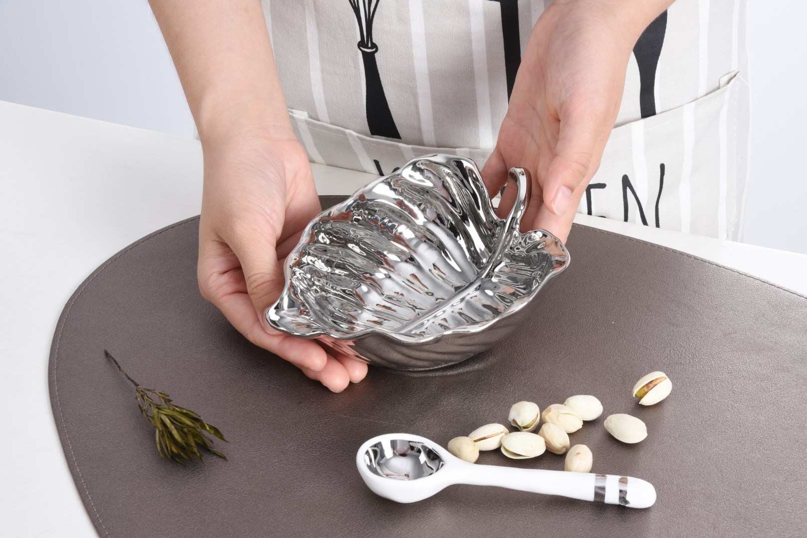 Pampa Bay Get Gifty Bowl and Spoon Set, Silver Leaf