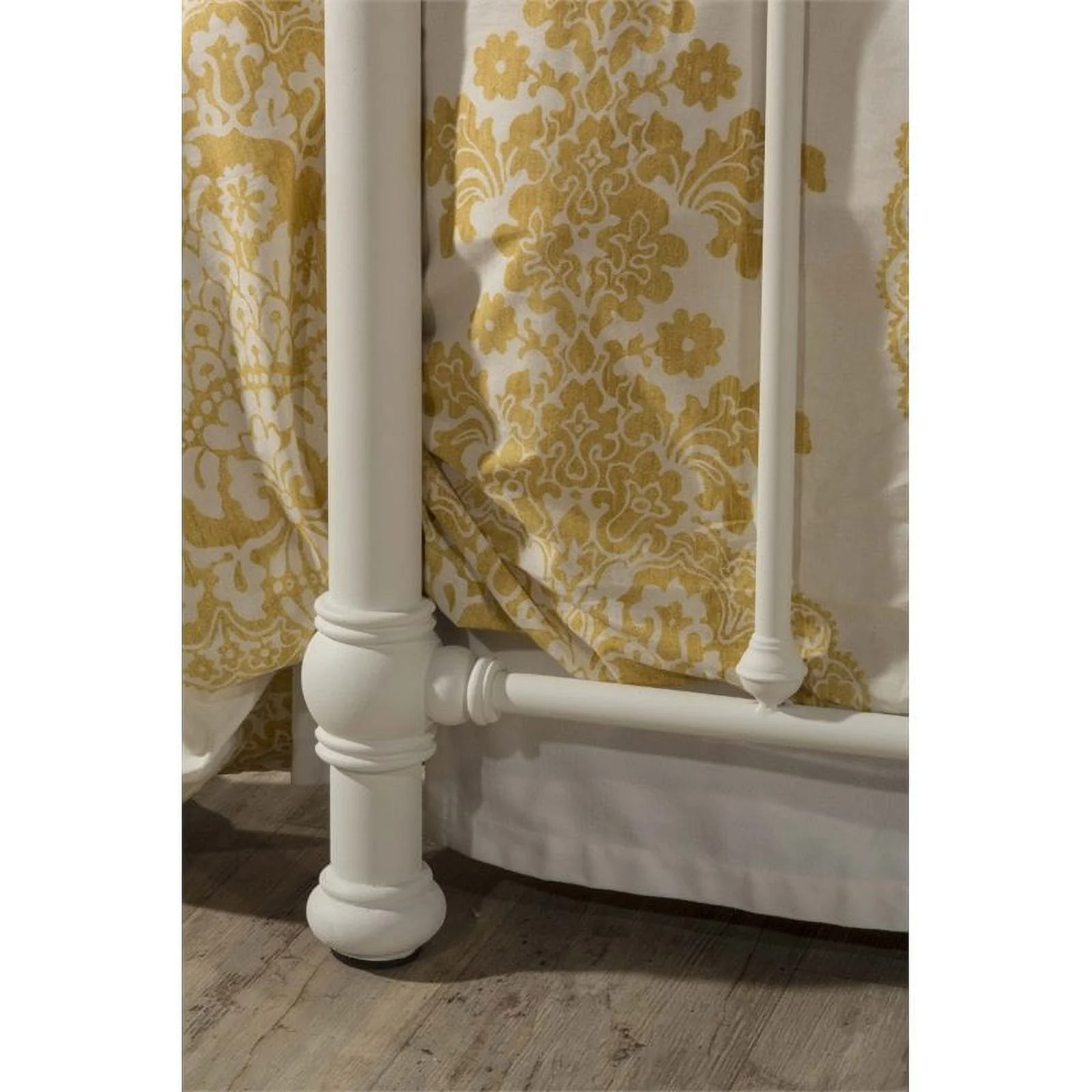 Bowery Hill Farmhouse Full Metal Spindle Panel Bed in White Finish