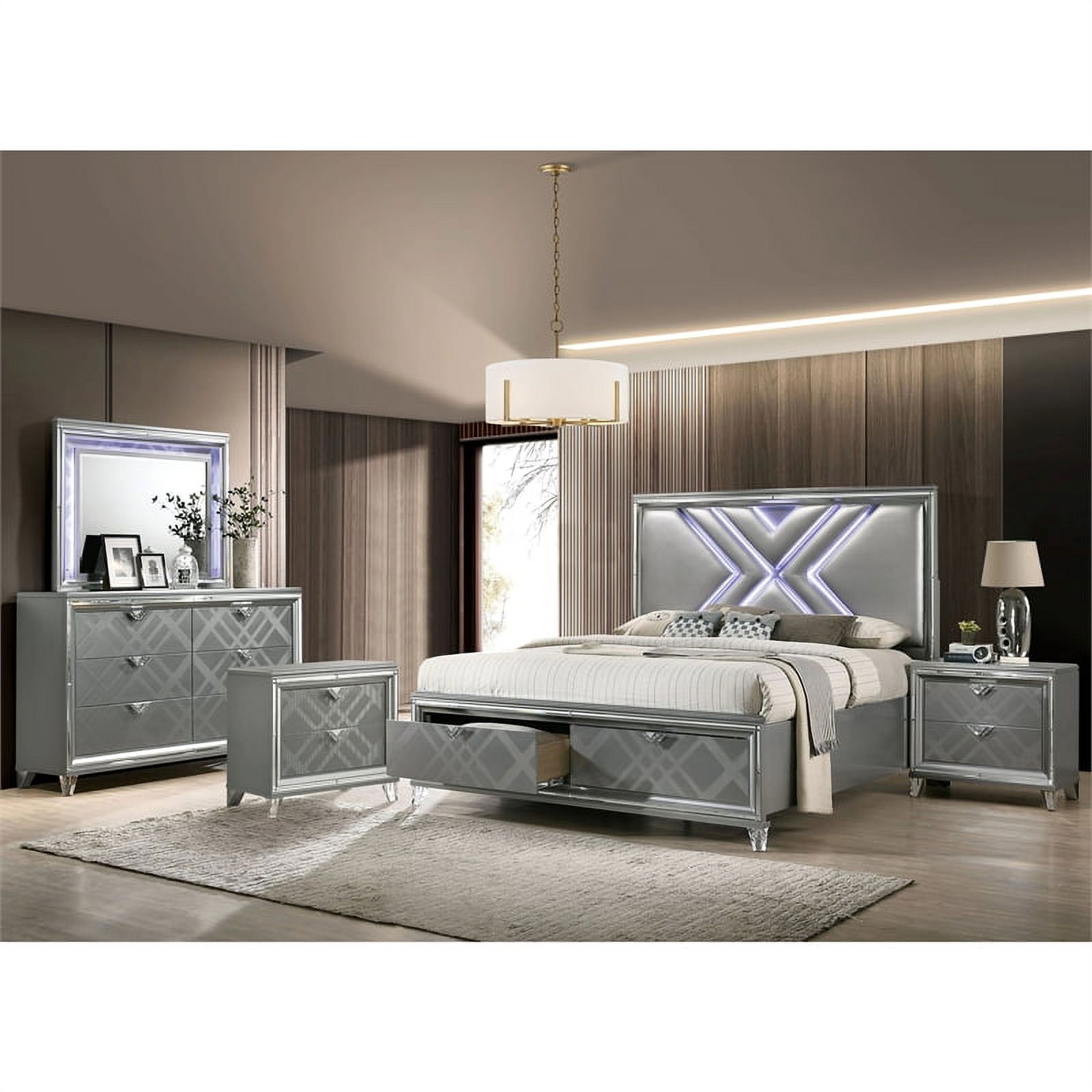 FOA Anaiya 5pc Silver Wood Bed Set - Queen + 2 Nightstands + Dresser + Mirror