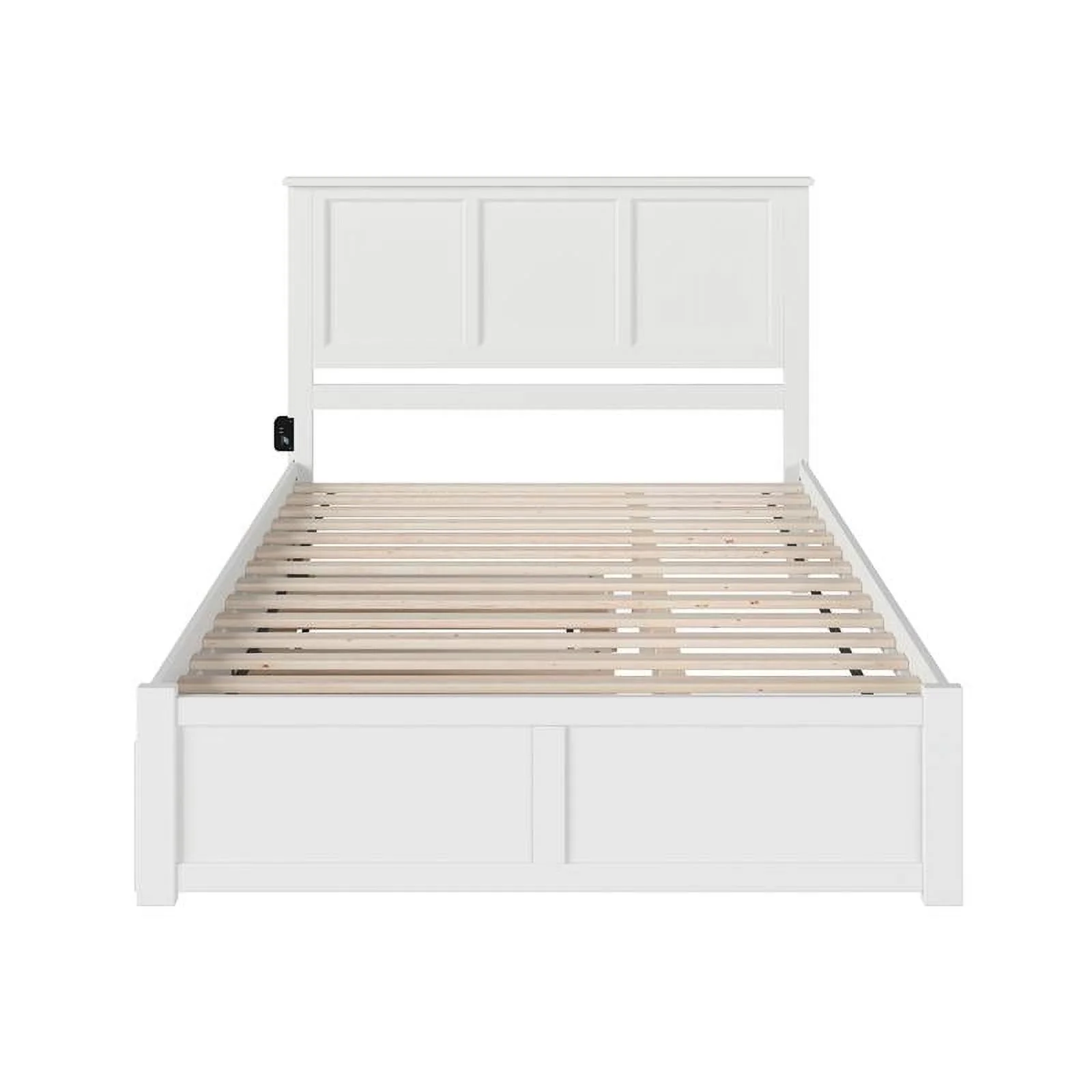 Pemberly Row Traditional Wood Queen Bed with Footboard/Trundle in White