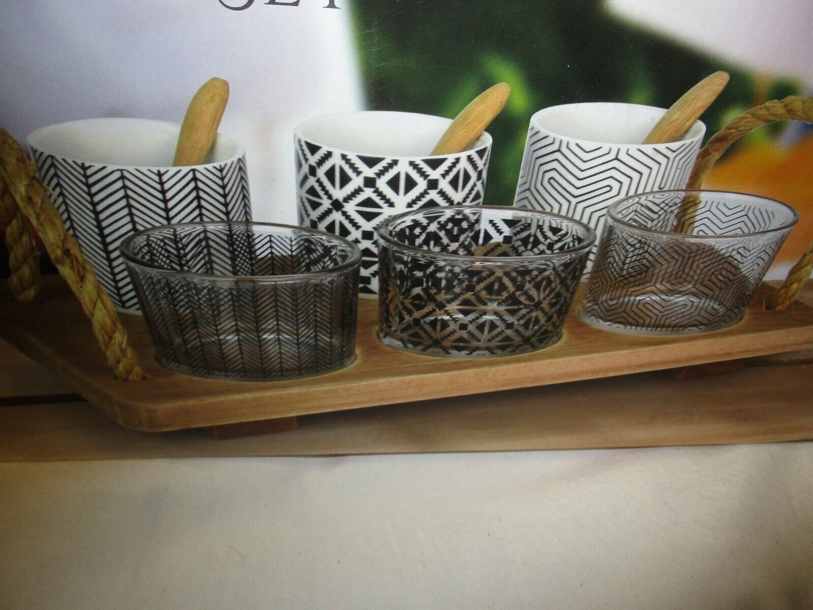 Le Regalo 10 Piece Serving Set, Moderate, Brown.