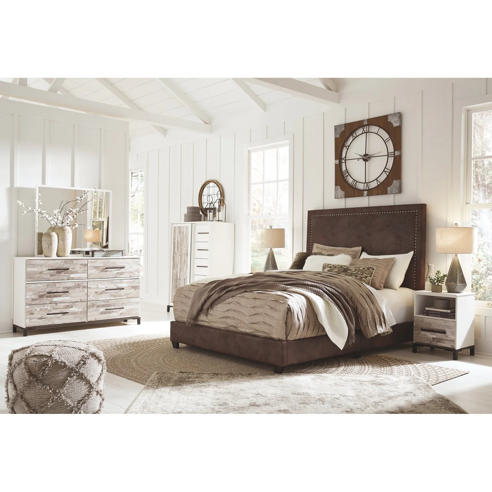 Signature Design by Ashley Dolante Nailhead Upholstered Low Profile Bed