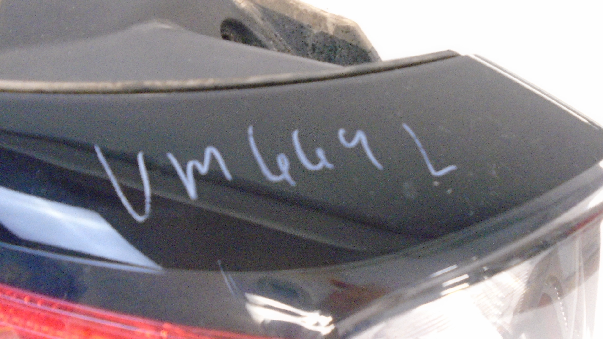 Pre-Owned 2019-2022 Jeep Cherokee Left Driver Tail Light Lamp Quarter Mount OEM LKQ (Good)