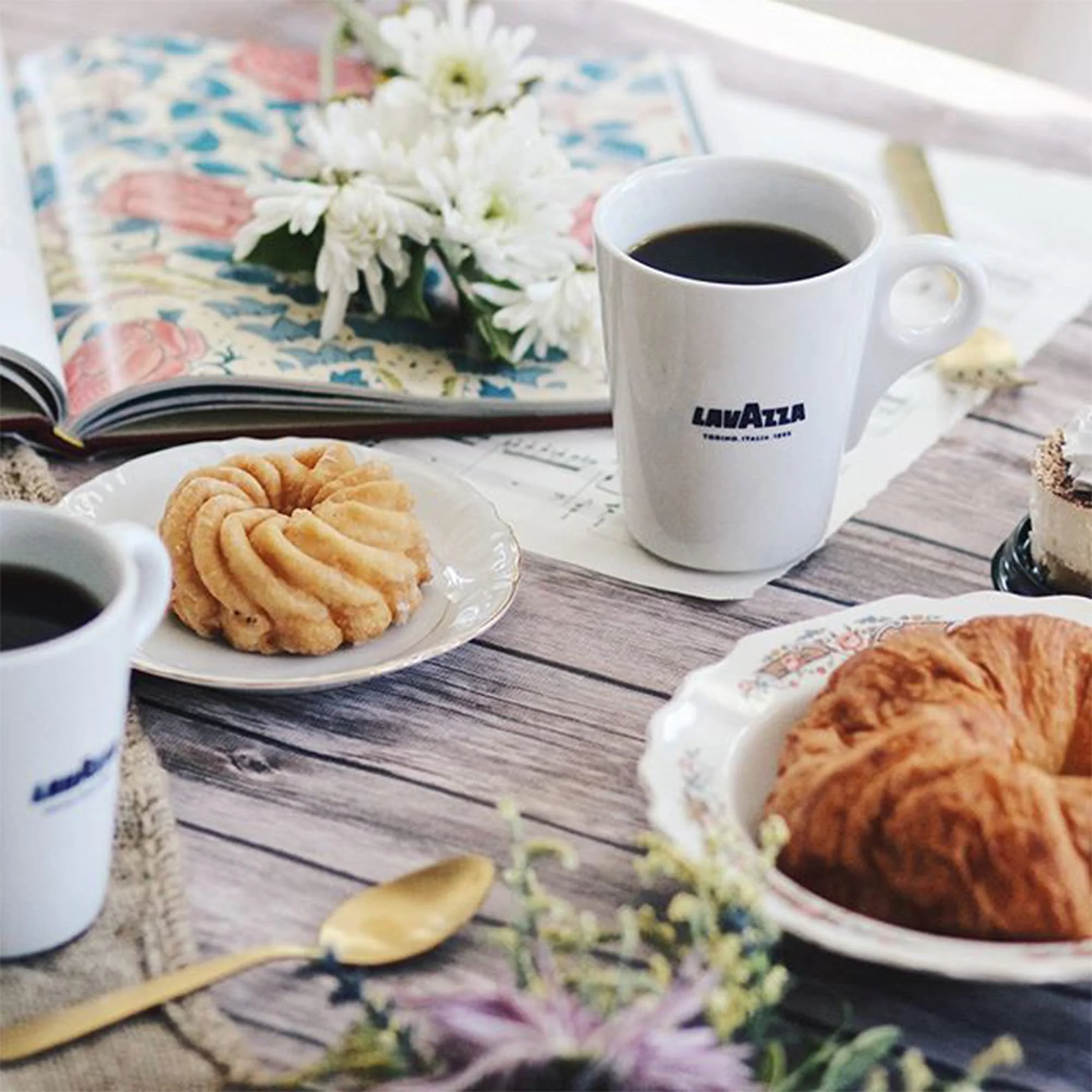 Lavazza Decaffeinated Classico Singleserve Coffee Kcups For Keurig Brewer Pack, Natural, Rich And Full-Bodied Medium Roast With Rich Flavor And Notes Of Dried Fruit, 60 Count (Pack Of 6)