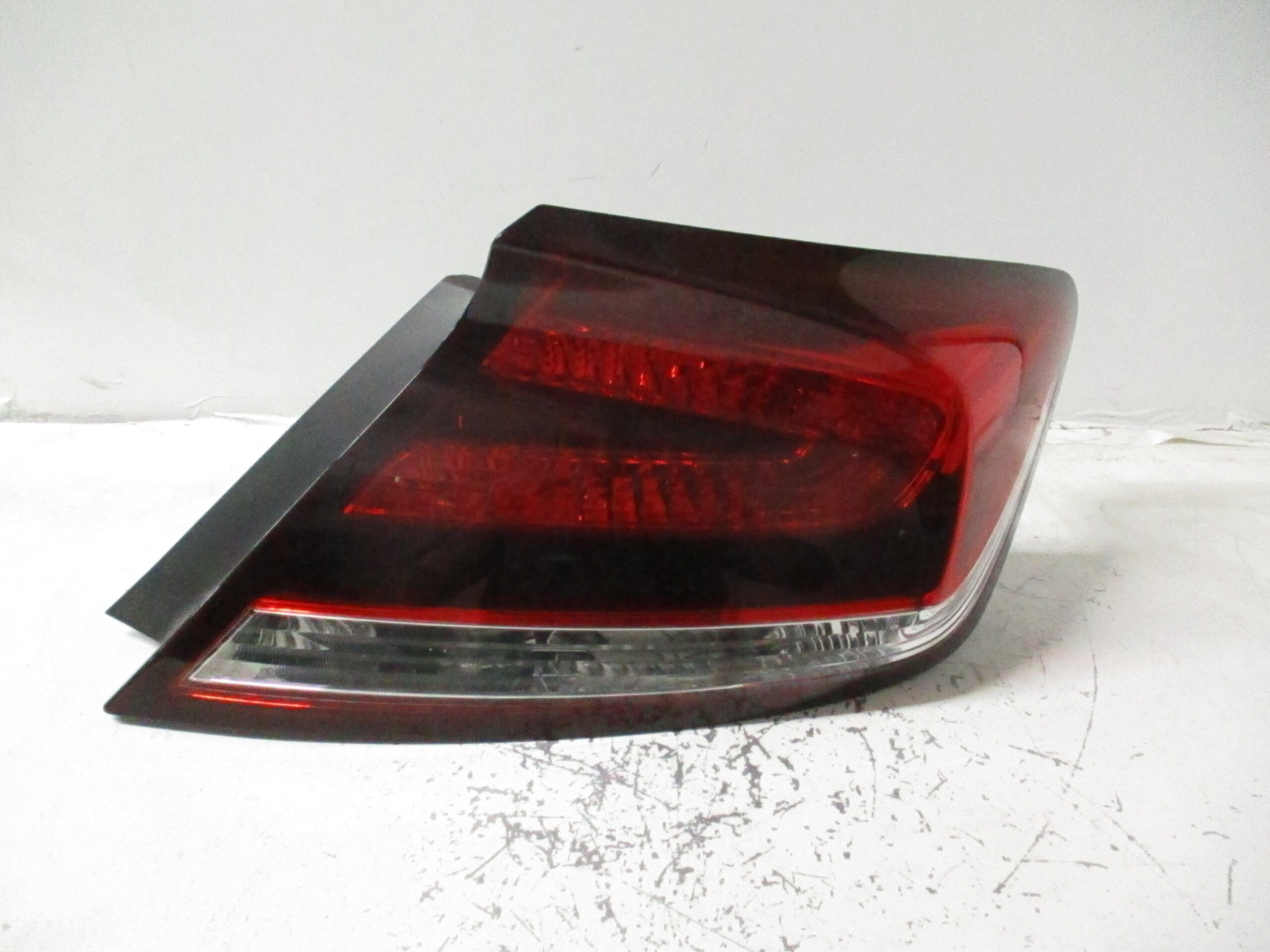 Pre-Owned 2014-2015 Honda Civic Passenger RH Tail Light Lamp OEM (Good)