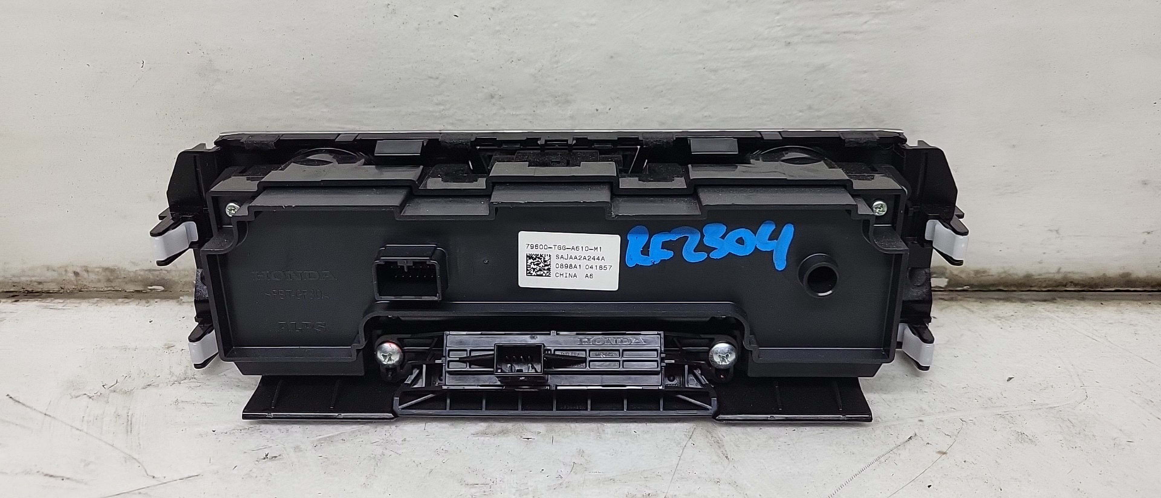 Pre-Owned 18 2018 Honda Civic Climate AC Heater Control OEM (Good)