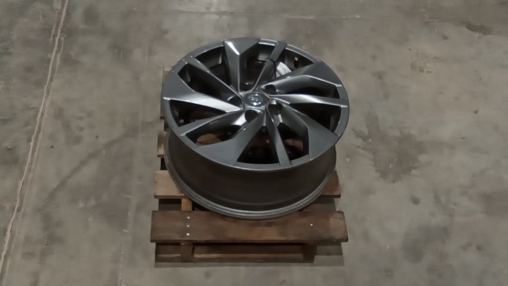 Pre-Owned 2016 Nissan Rogue 18x7 Alloy 10 Spoke Wheel Rim OEM (Good)