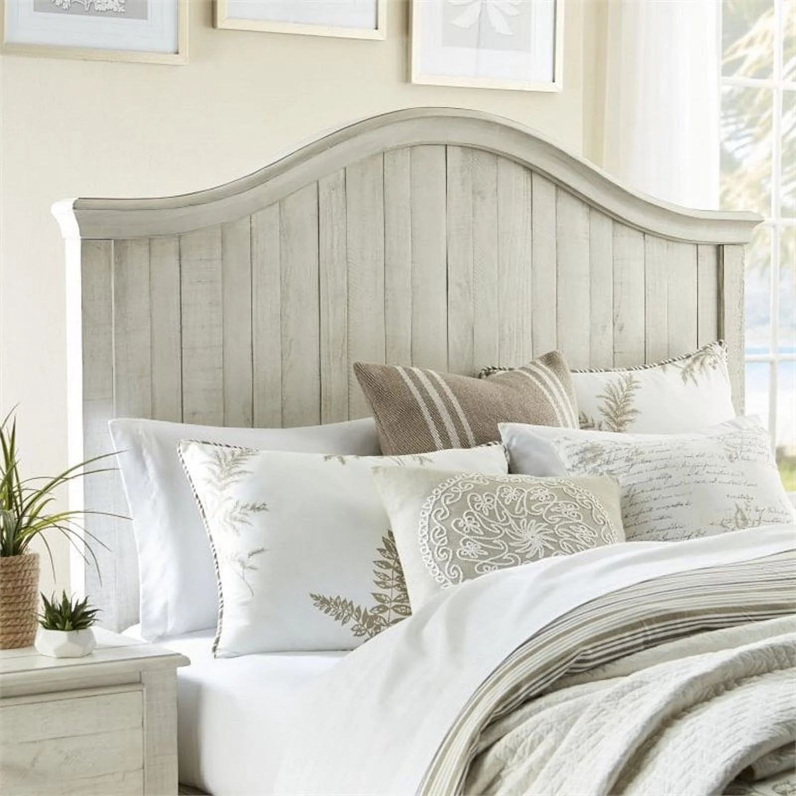 Bowery Hill Farmhouse Solid Wood Queen Panel Bed in Weathered White
