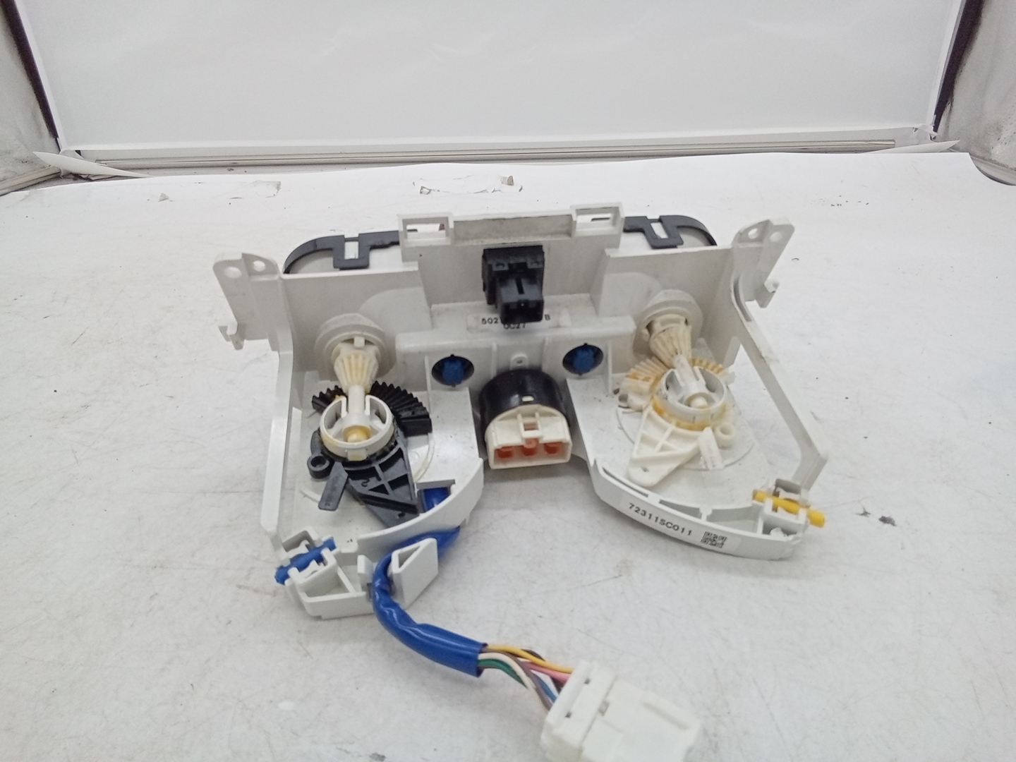 Pre-Owned 2010 Subaru Forester Climate AC Heater Control OEM (Good)