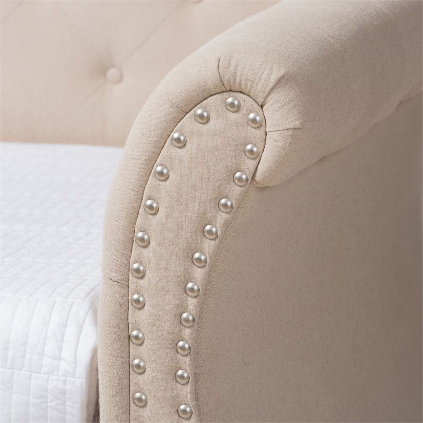 Bowery Hill Classic Tufted Daybed with Trundle in Beige