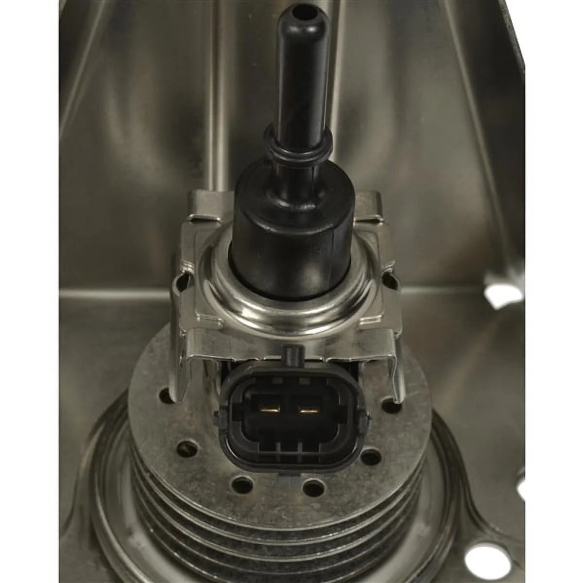 Standard Ignition Diesel Emissions Fluid Injection Nozzle P/N:DFI2 Fits select: 2011-2016 CHEVROLET SILVERADO, 2011-2016 GMC SIERRA