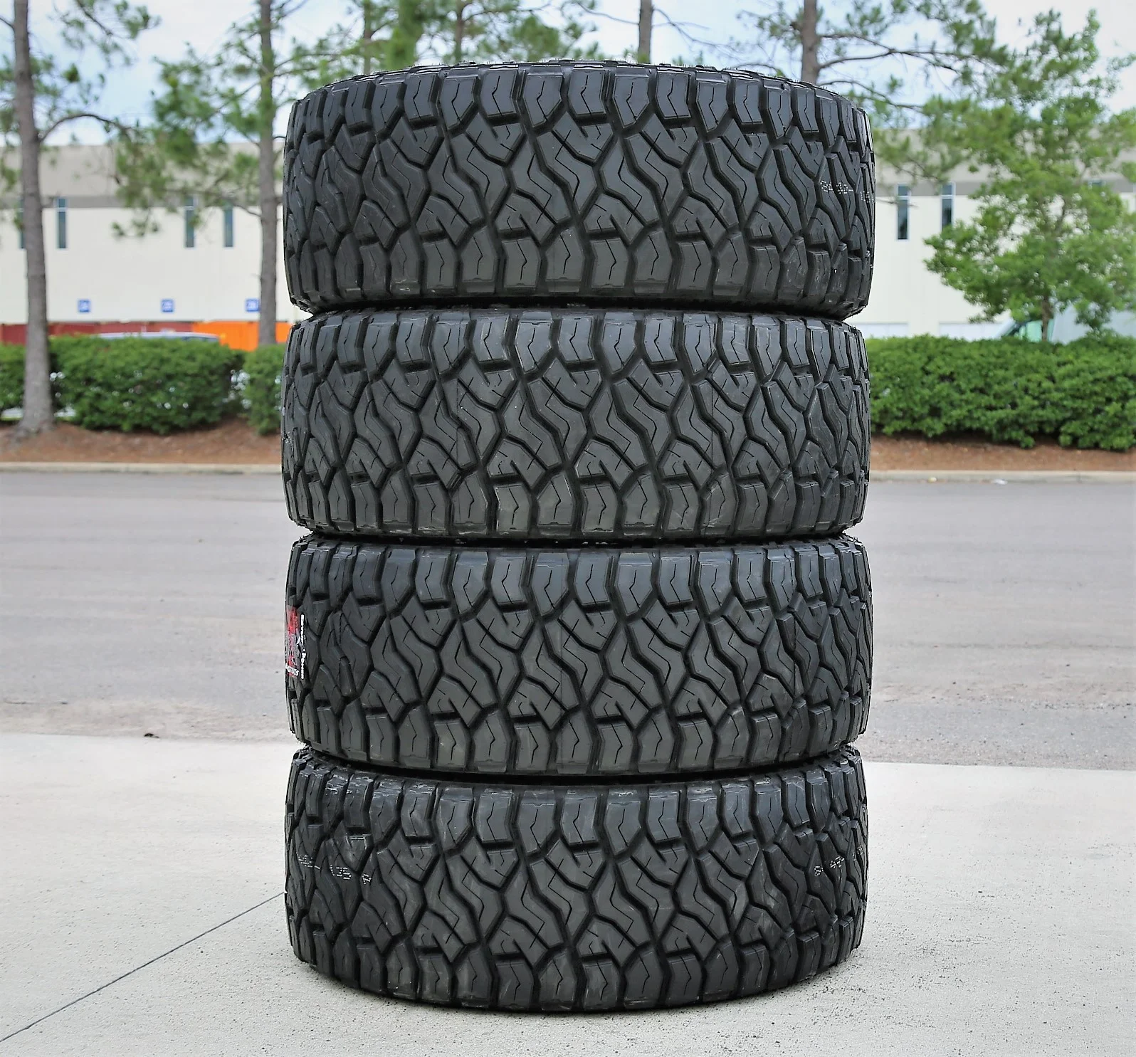 Tire Venom Power Terra Hunter R/T+ LT 31X13.50R24 Load E 10 Ply RT R/T