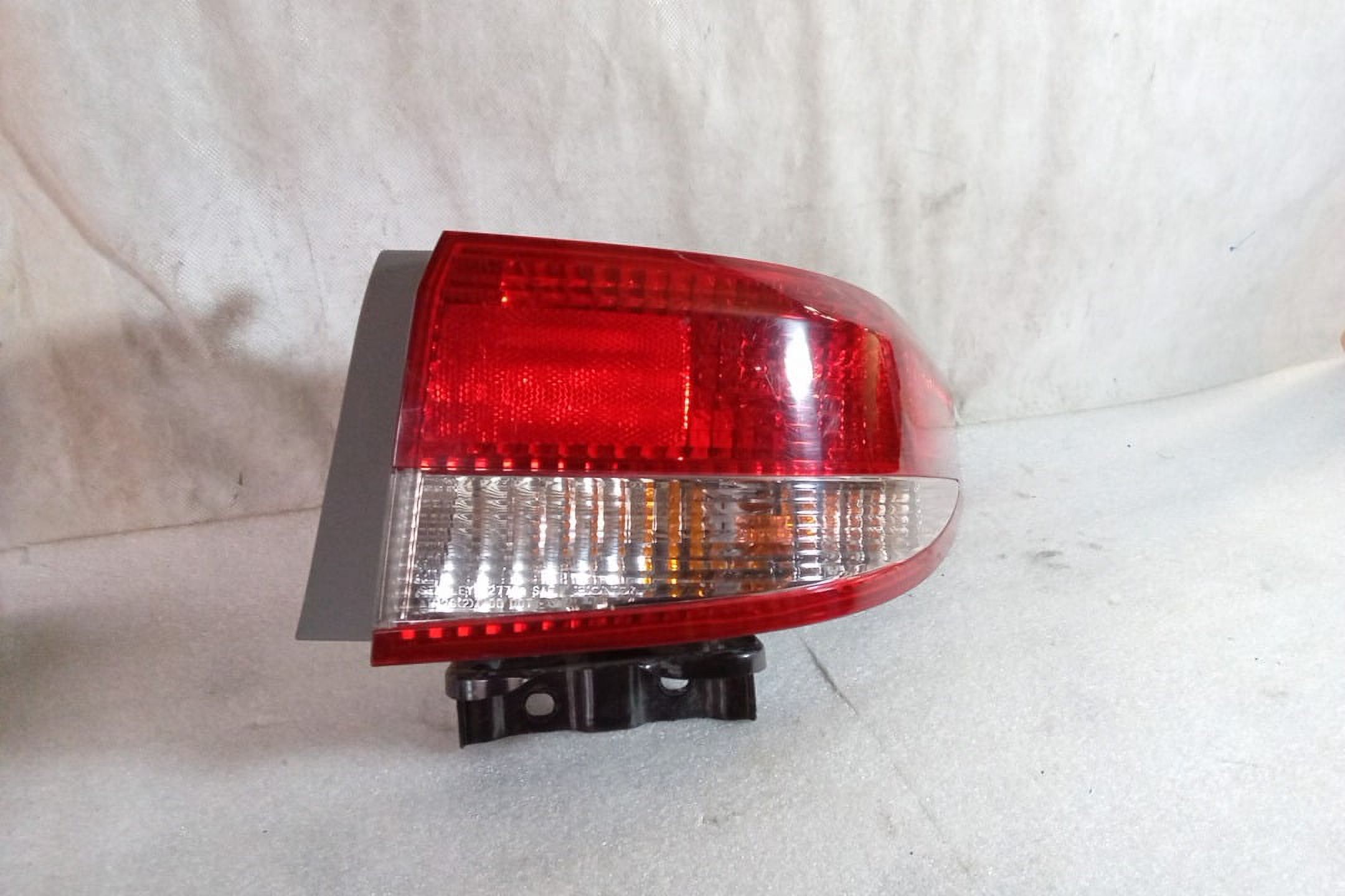 Pre-Owned 2003 Honda Accord Sedan Passenger Side Quarter Mounted Tail Lamp OEM LKQ (Good)