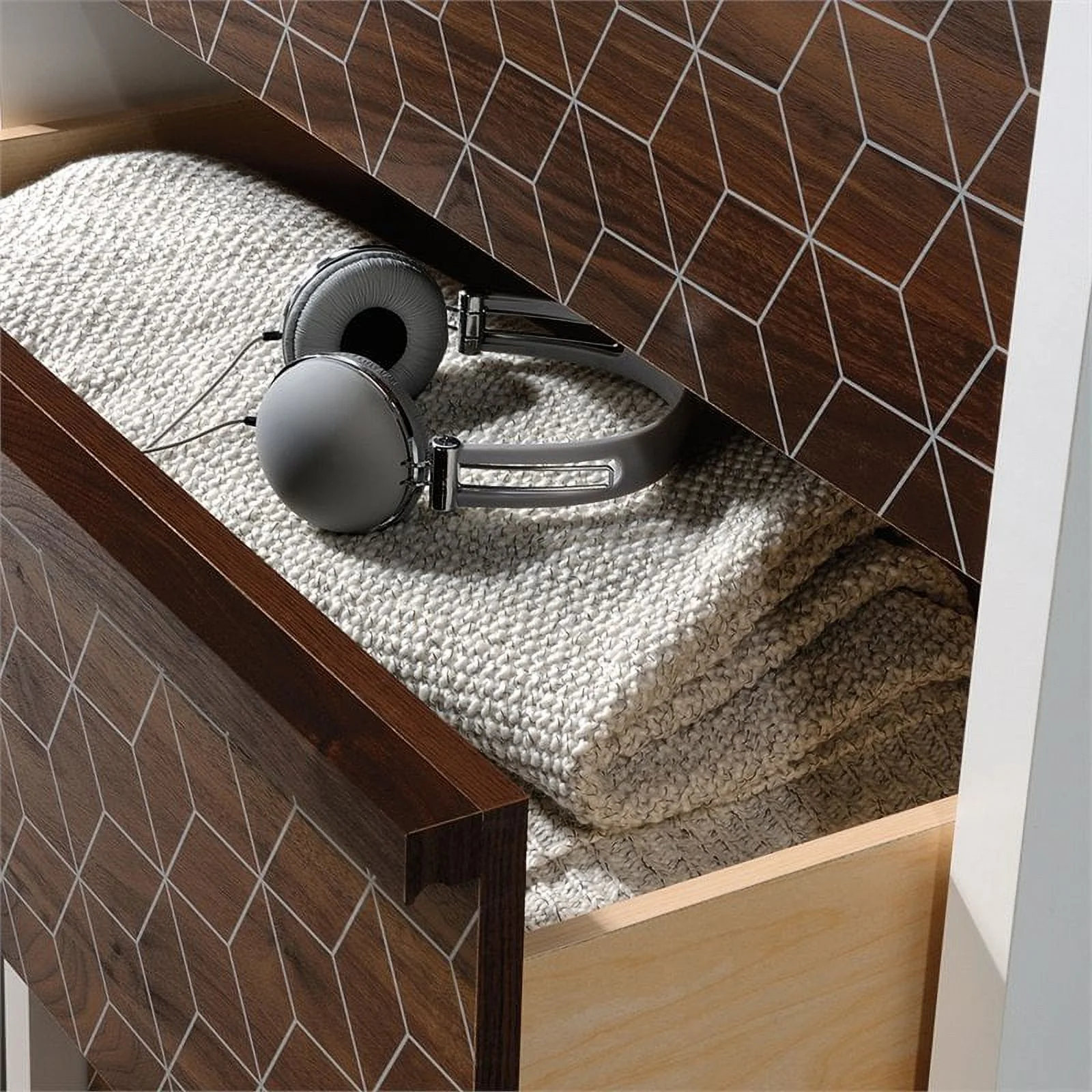 Pemberly Row 4-Drawer Engineered Wood Chest in Soft White/Grand Walnut