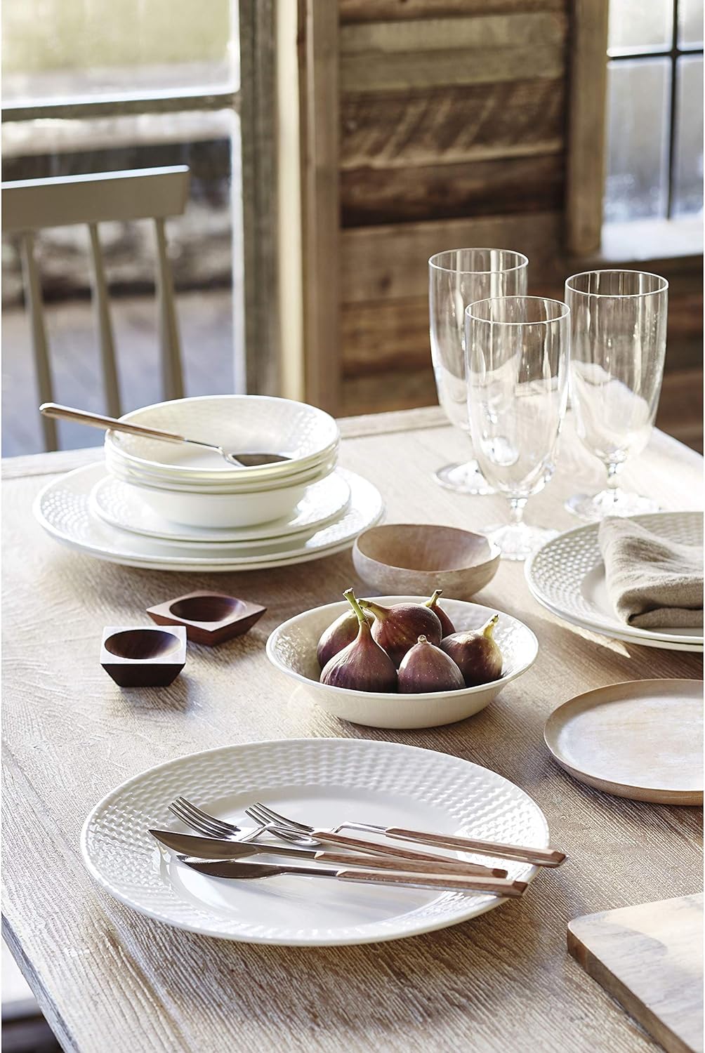 Fine China Nantucket Basket 16-Piece Set