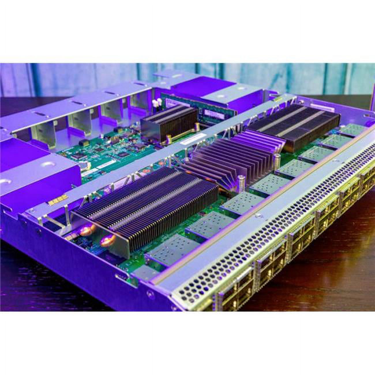 Opengear CM8100 Console Server - 1.95 GB - DDR4 SDRAM - Twisted Pair - 2 x Network (RJ-45) - 2 x USB - 32 x Serial Port - 10/100/1000Base-T - 10 Gigabit Ethernet - Management Port - Rack-mountable