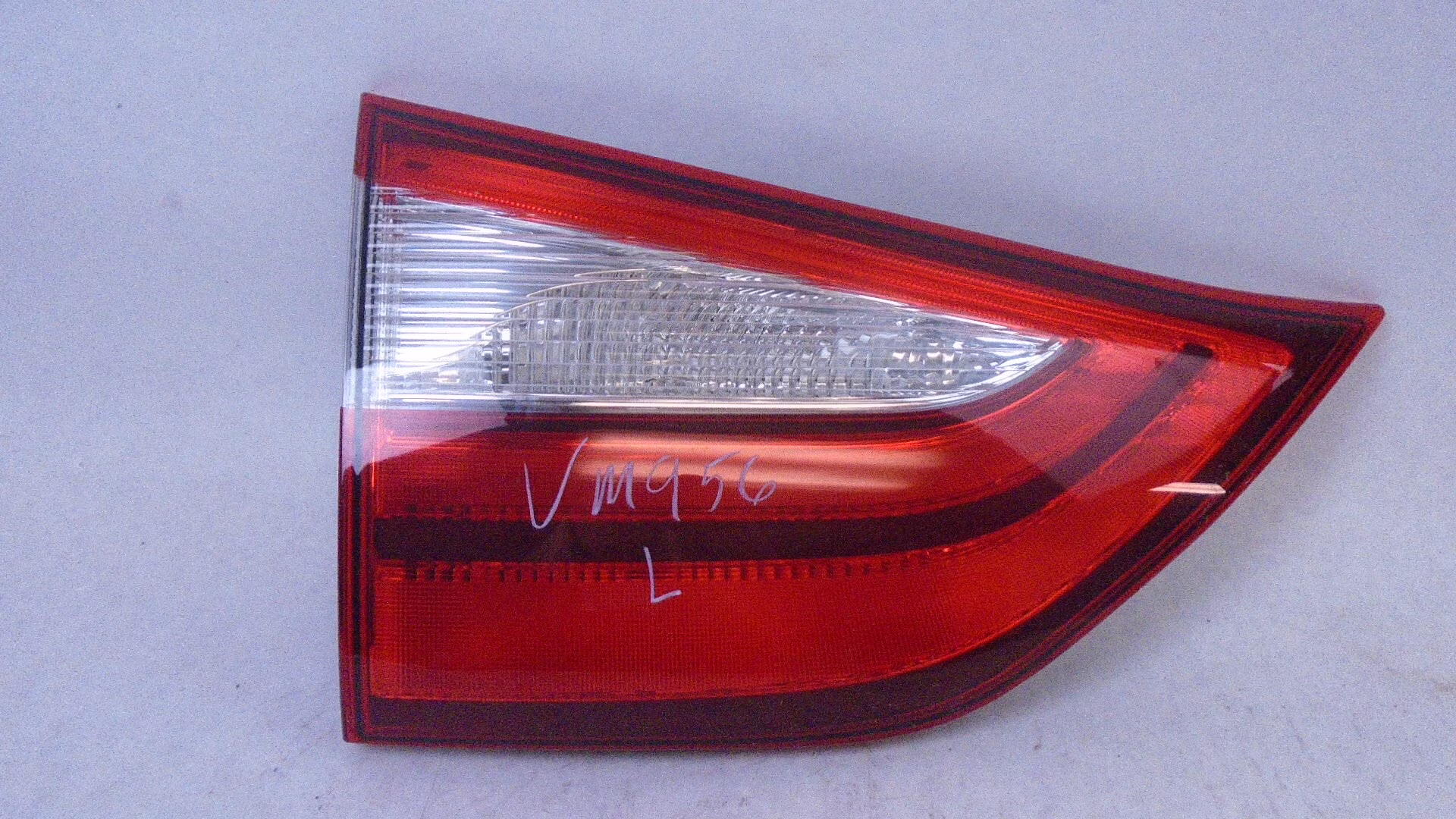 Pre-Owned 2015-2020 Toyota Sienna Right Passenger Tail Light Lamp Liftgate Mount OEM LKQ (Good)