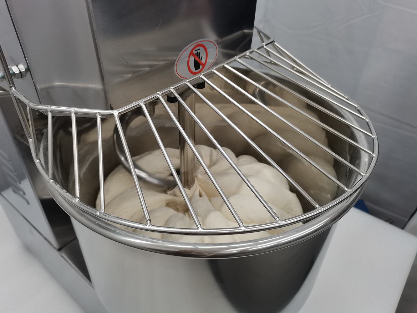 INTSUPERMAI Double Speed Dough Mixer Spiral Flour Mixing 30L Stainless Steel