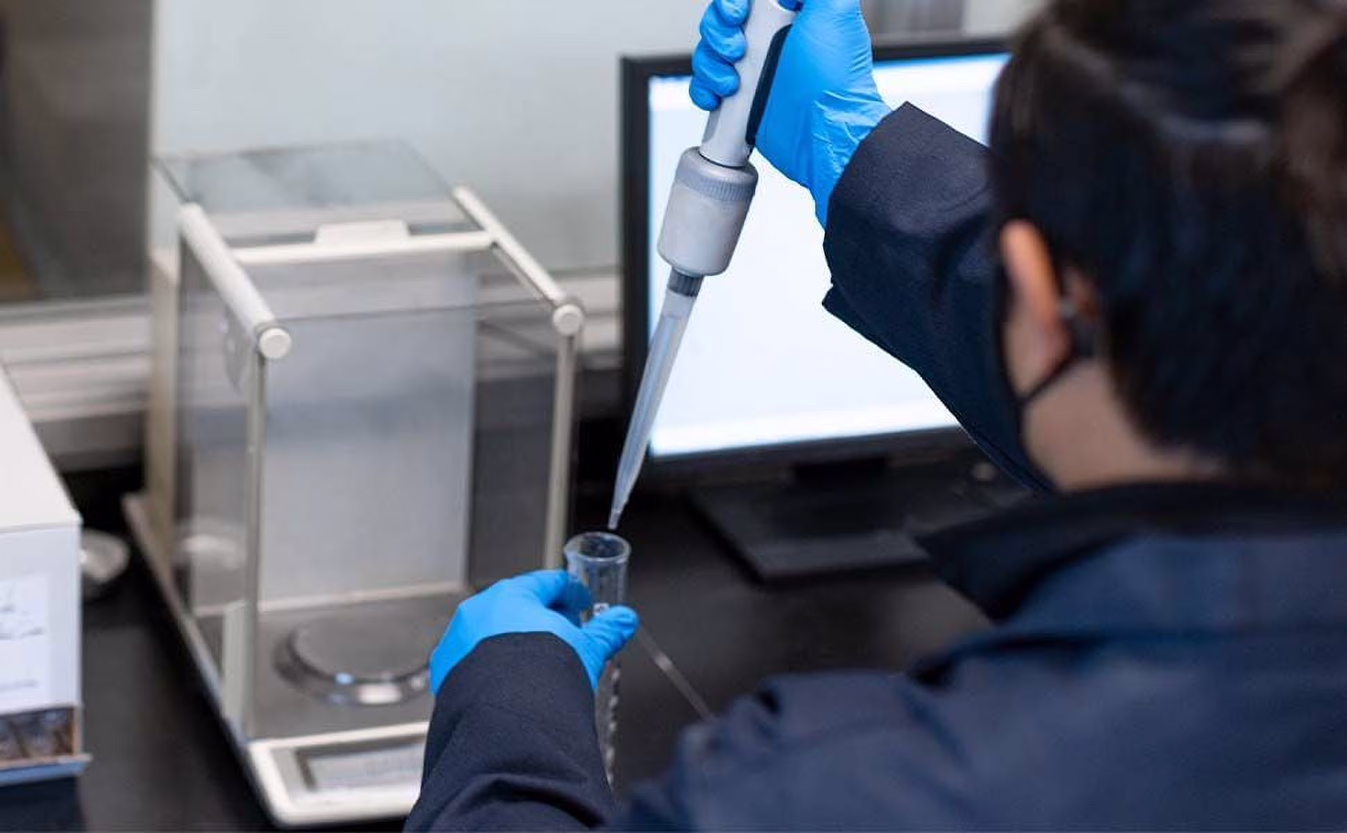 MagnaFlow 49130 - Catalytic Converter Fits select: 2001-2004 HYUNDAI SANTA FE