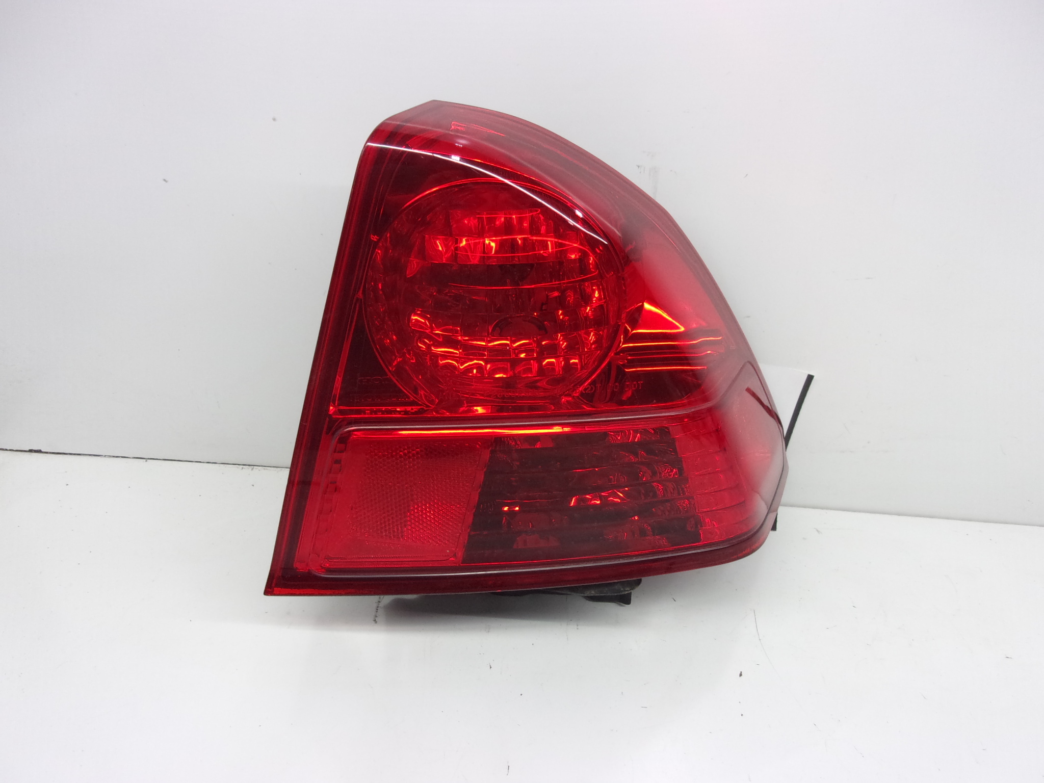 Pre-Owned 2003-2005 Honda Civic Sdn Qtr Mtd Passenger Right Tail Lamp Assembly OEM (Good)