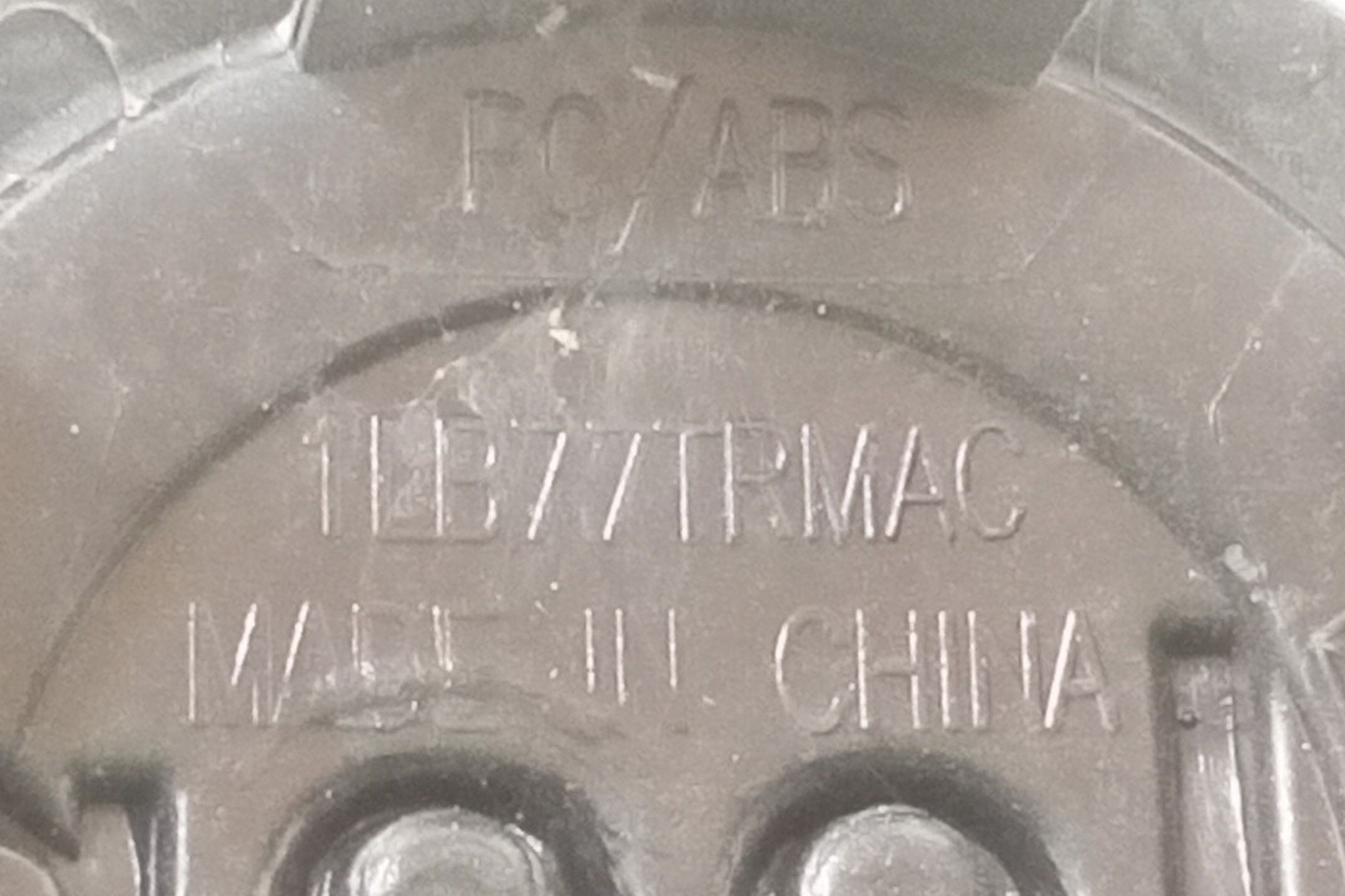 Pre-Owned 2021 Jeep Renegade Center Cap OEM (Good)