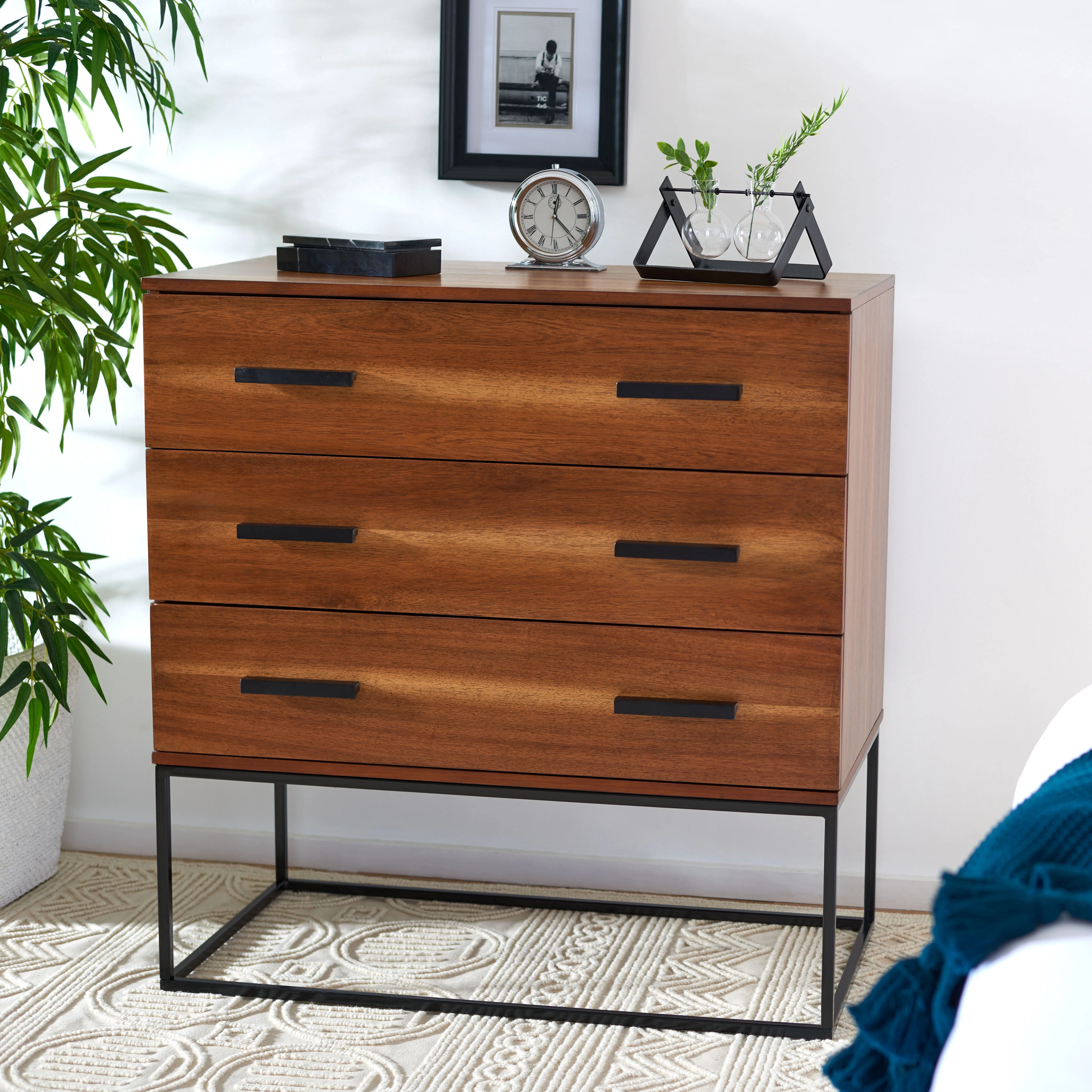 SAFAVIEH Marquise Contemporary Style 3 Drawer Chest, Brown (34.5 in. W x 18 in. D x 36 in. H)