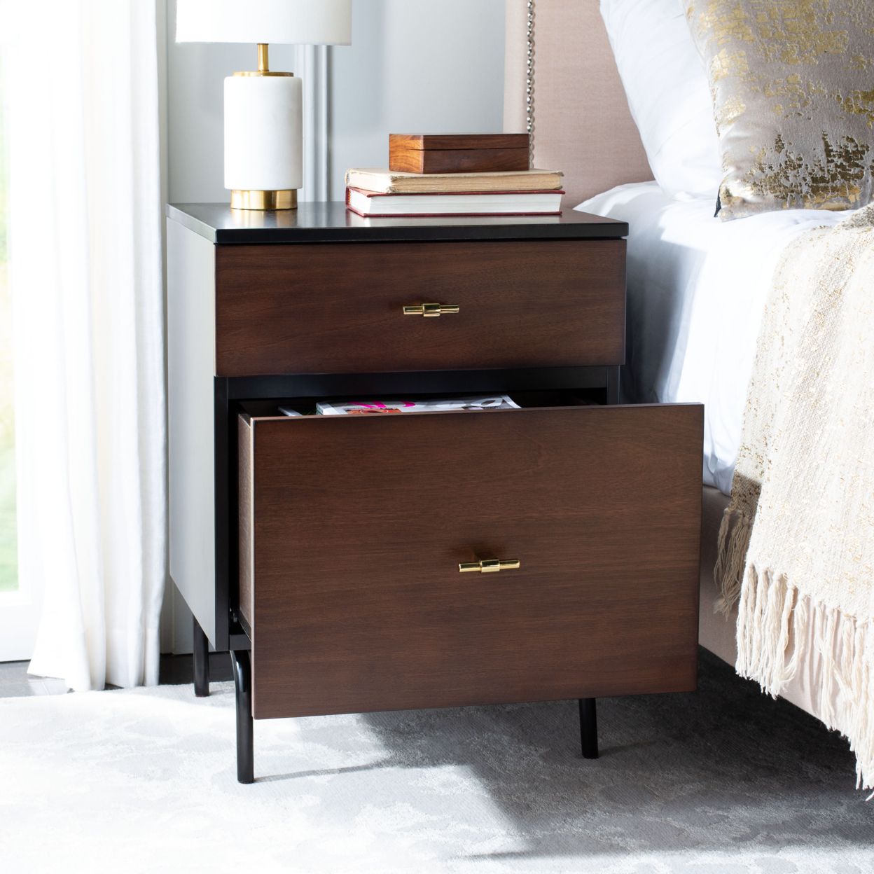 SAFAVIEH Genevieve Mid-Century Retro 2 Drawer Nightstand, Walnut/Black