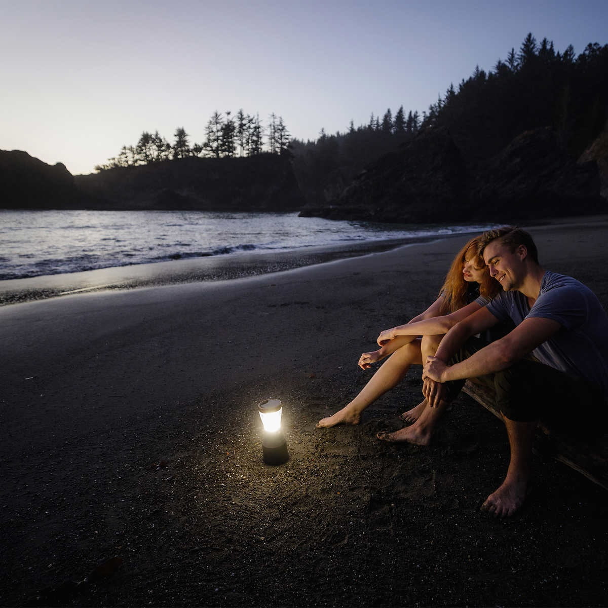 Duracell LED Lanterns 1000 Lumens W/USB Connestion 2 Pack