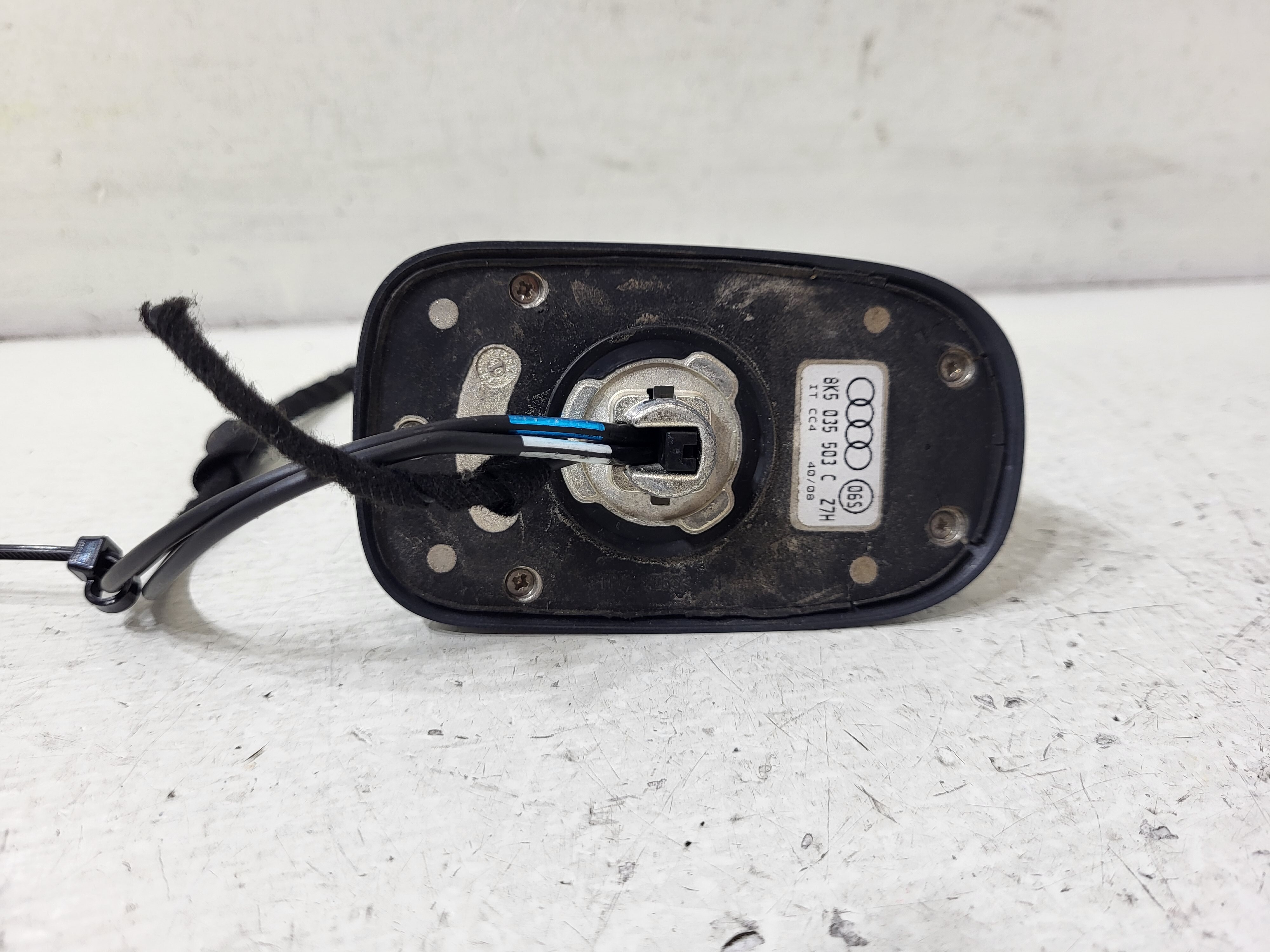 Pre-Owned 2009 Audi A4 Roof Mount Radio Antenna OEM LKQ - Verify Specific Vehicle Fitment In Description - (Good)