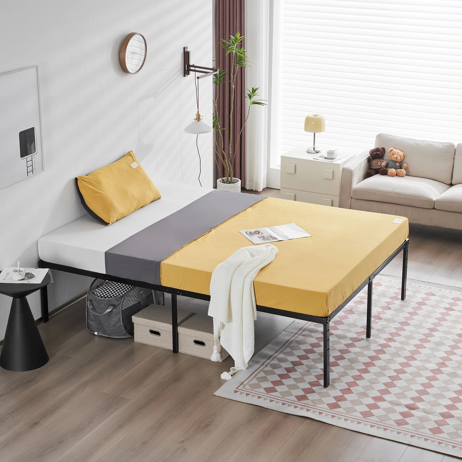 Roxona Simple Basic Iron Bed Frame Iron Bed 208.2 x 198 x 45.7cm Bed Height 18