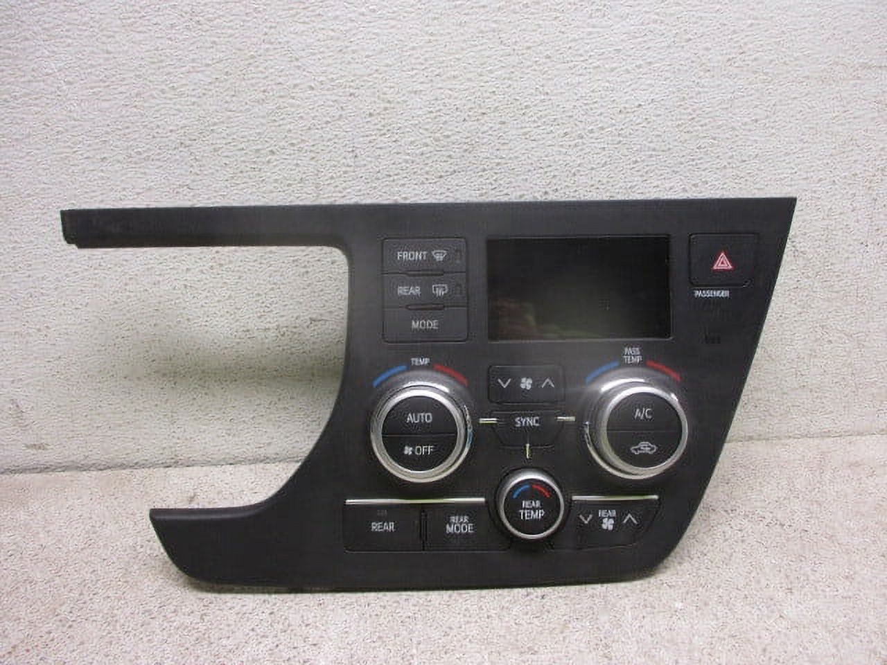 Pre-Owned 2015-2017 Toyota Sienna Heat A/C Temperature Control unit OEM LKQ (Good)