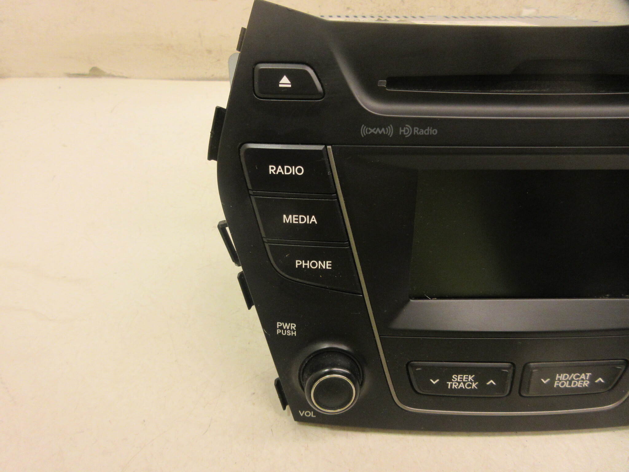 Pre-Owned 13 14 15 16 Hyundai Santa Fe Sport AM FM Cd XM Audio Radio Player Receiver OEM (Good)