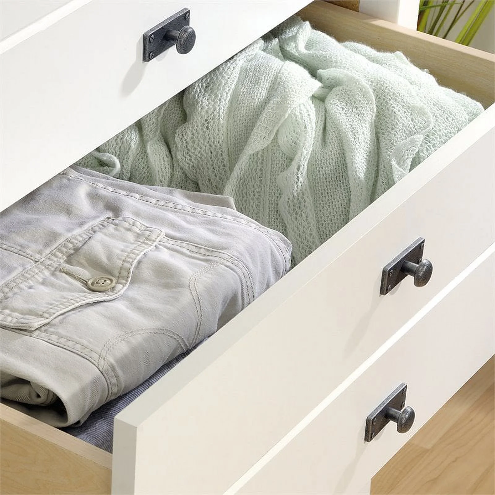 Pemberly Row 6 Drawer Double Dresser in Soft White