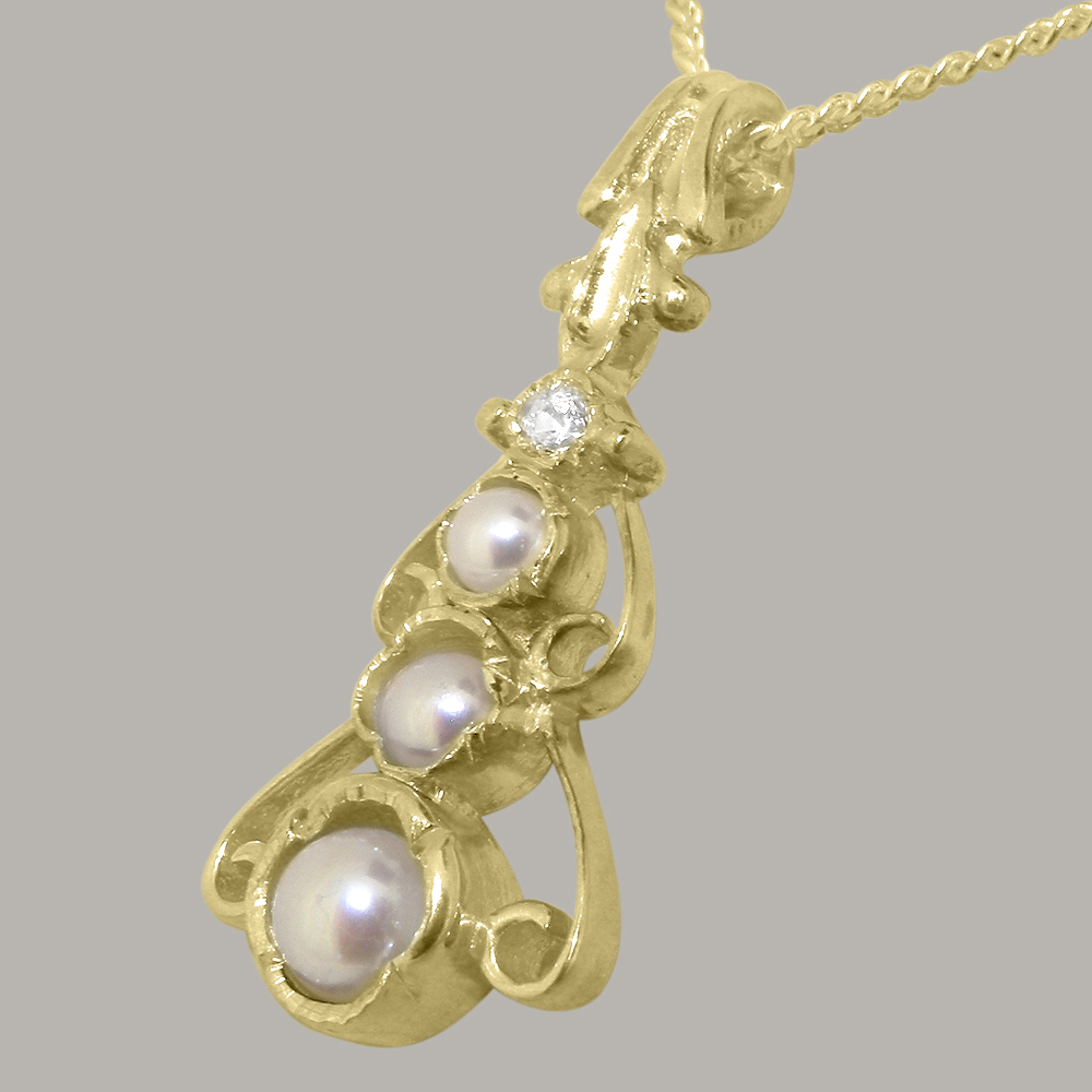 LBG 18k Yellow Gold Pendant & Chain with Cultured Pearl & Diamond Womens Bohemian Pendant & Chain - Chain length 16