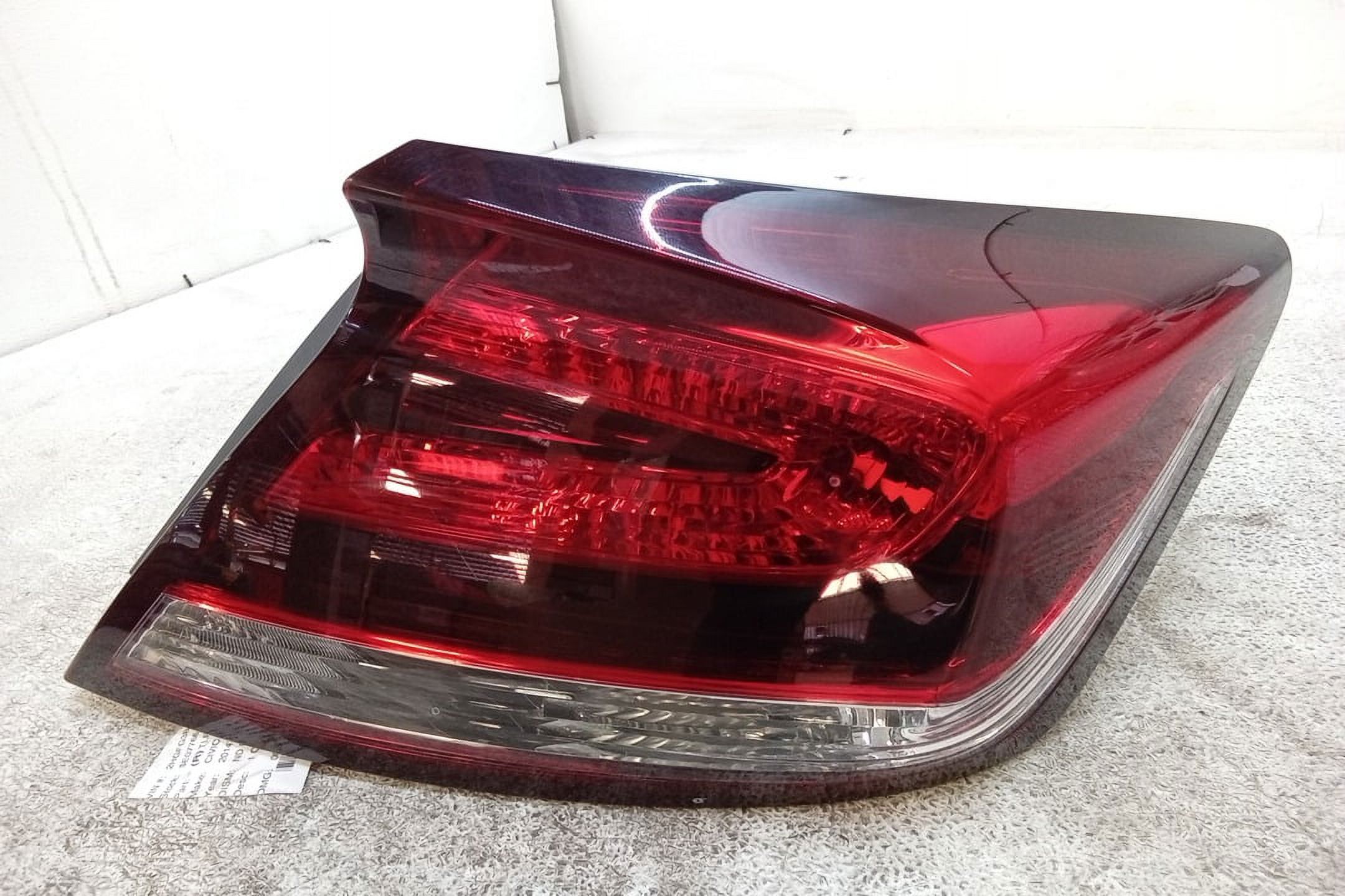 Pre-Owned 2014 Honda Civic Passenger Side Tail Light Assembly RH OEM (Good)