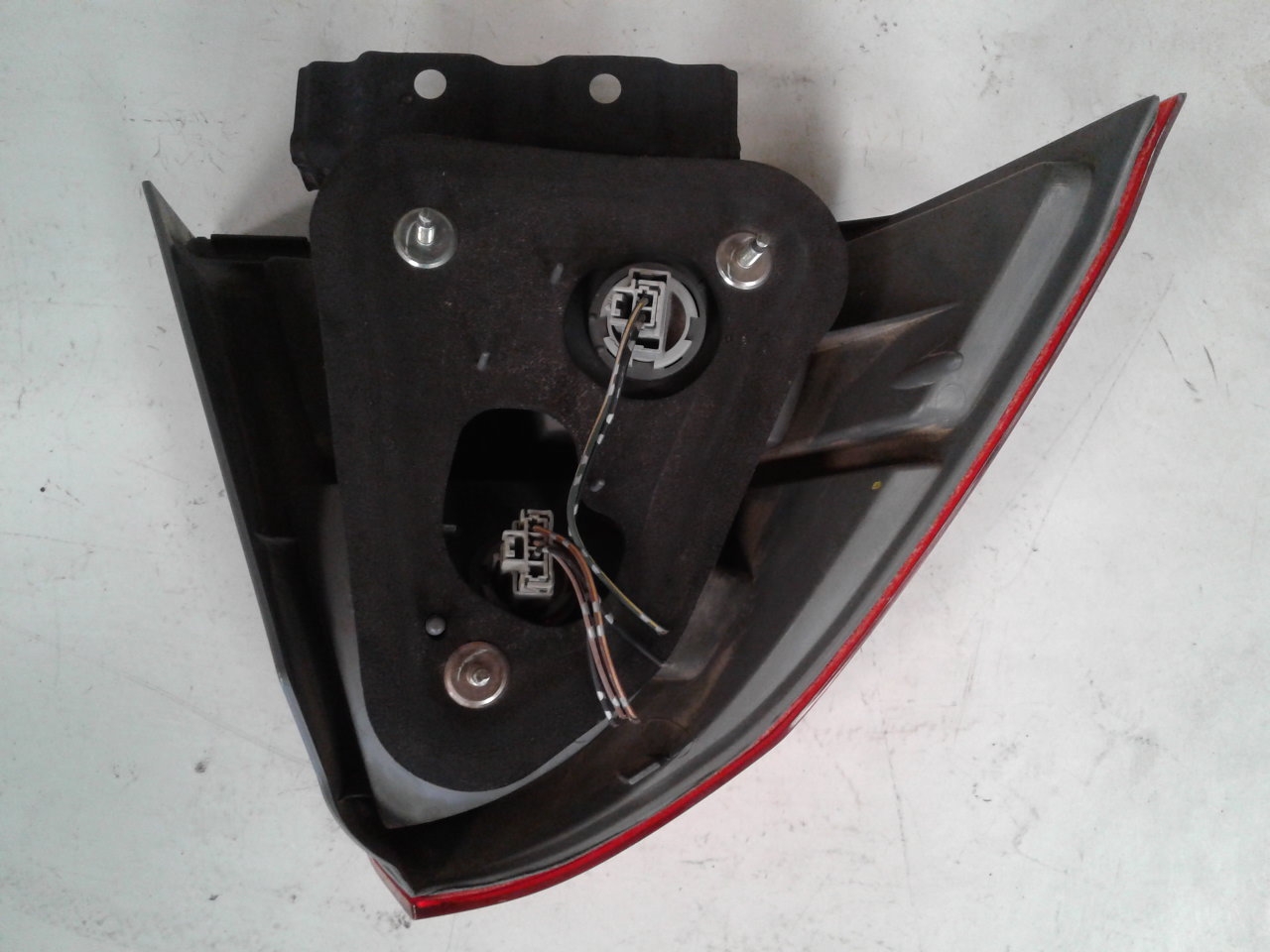 Pre-Owned 2002 Honda Civic Tail Light Assembly Passenger Side RH OEM (Good)