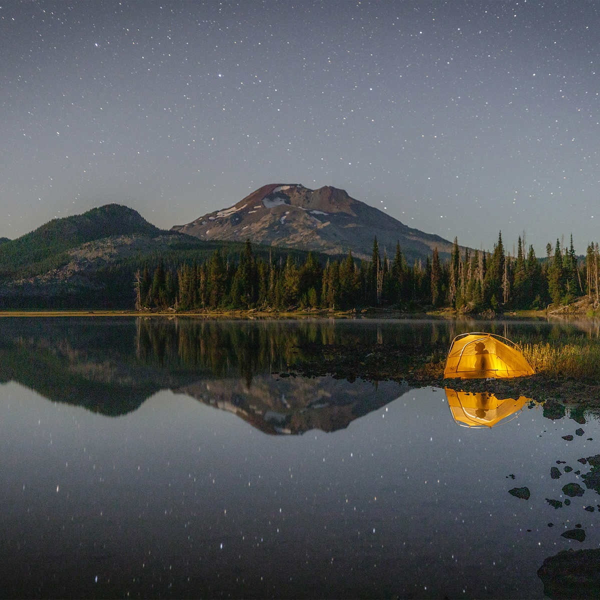 Duracell LED Lanterns 1000 Lumens W/USB Connestion 2 Pack