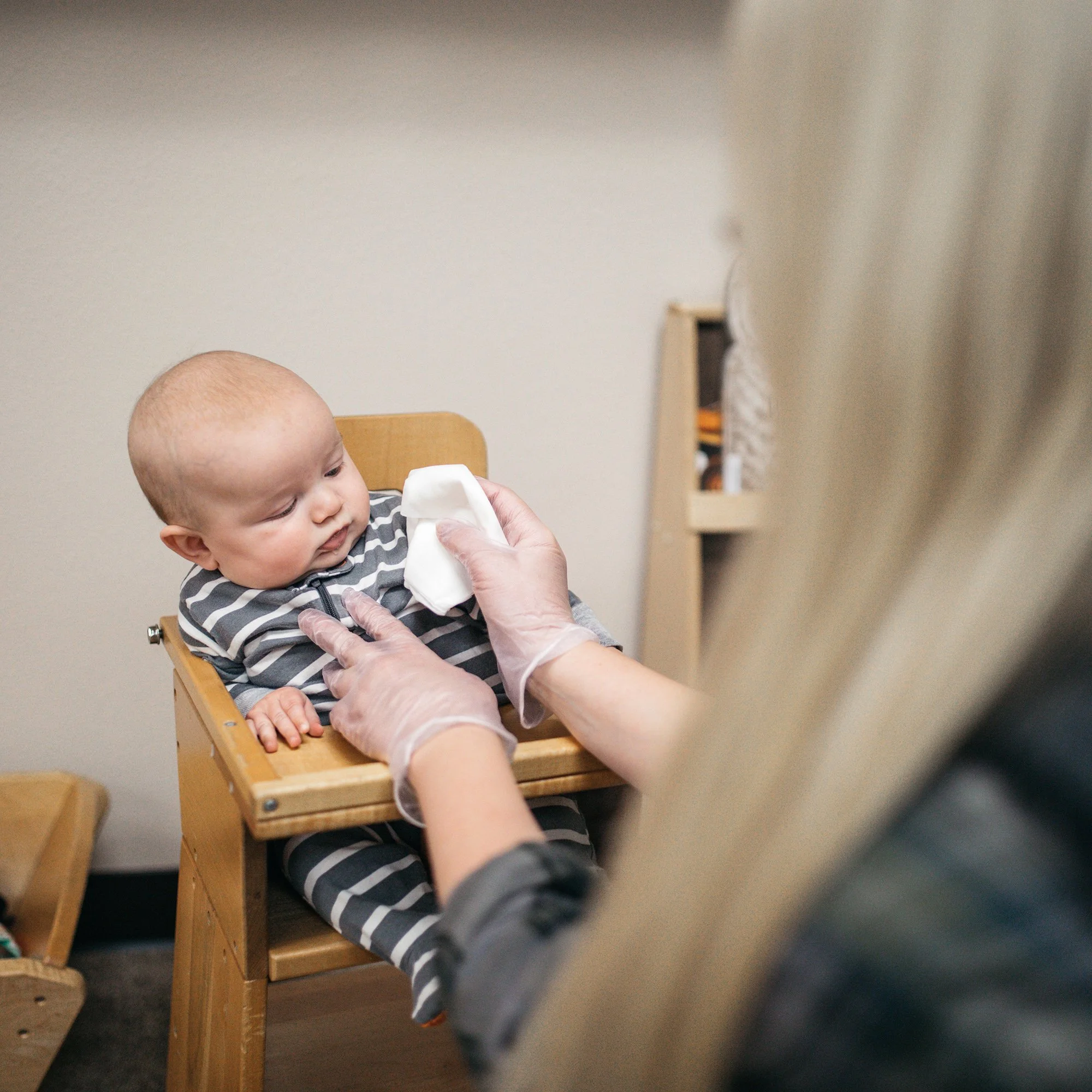 AMMEX Vinyl, Latex Free, Powder Free, Medical Disposable Gloves, Large, Clear, 1000/Case