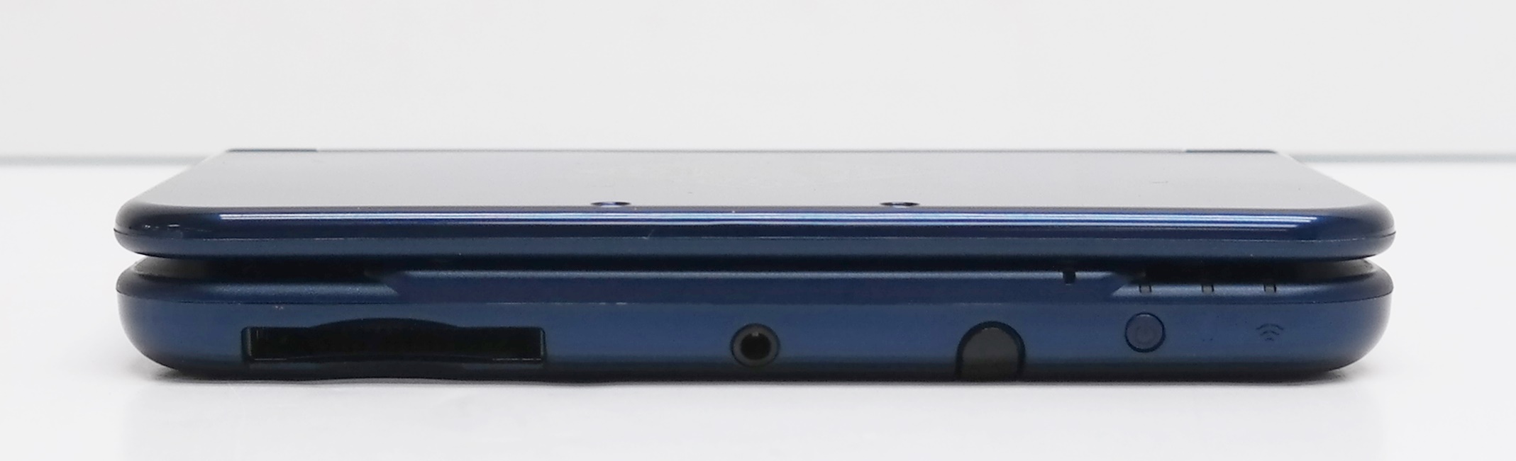 Pre-Owned Nintendo New 3DS XL Monster Hunter Generations Edition Handheld System (Good)