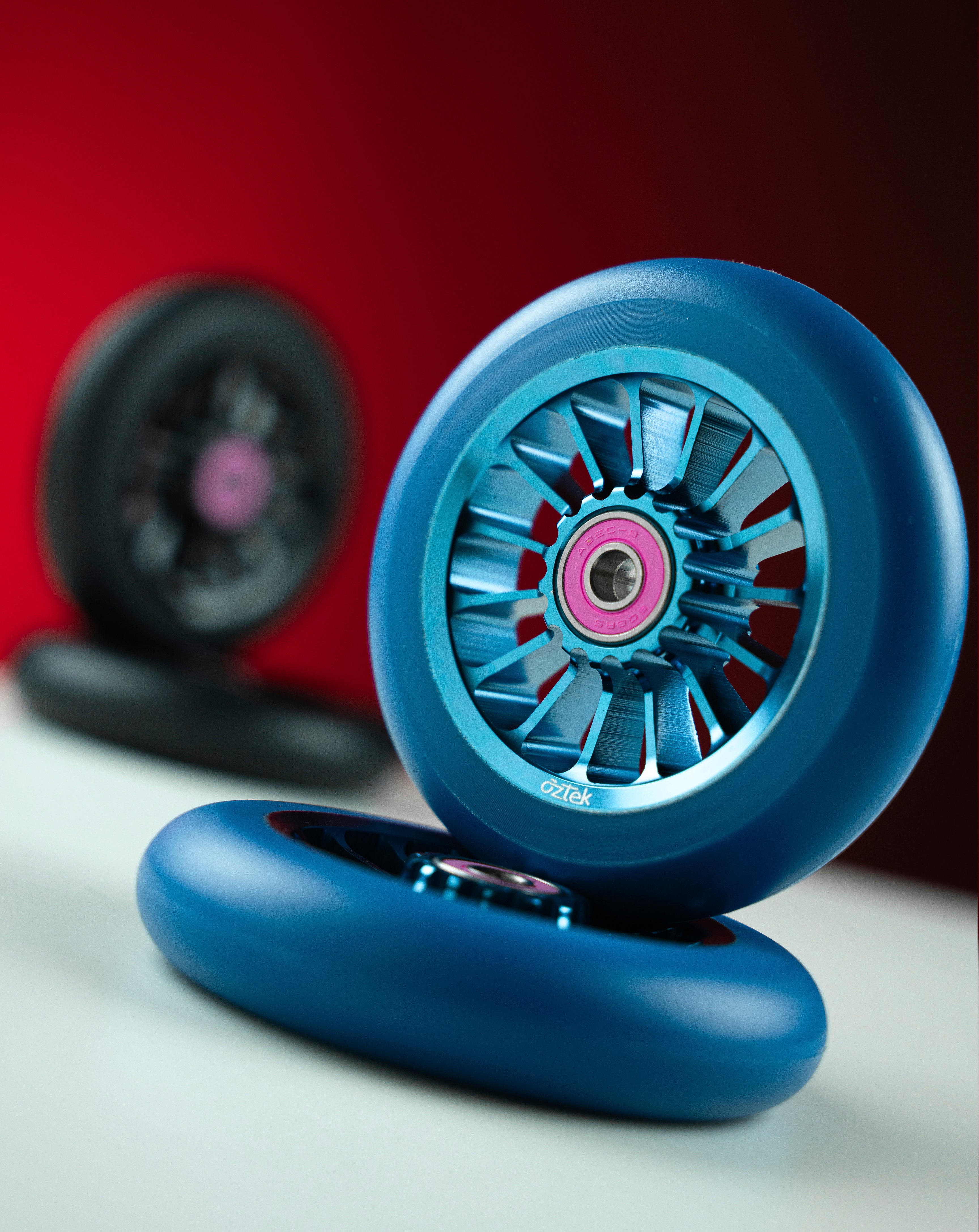 Aztek Architect 2 Wheels Cream