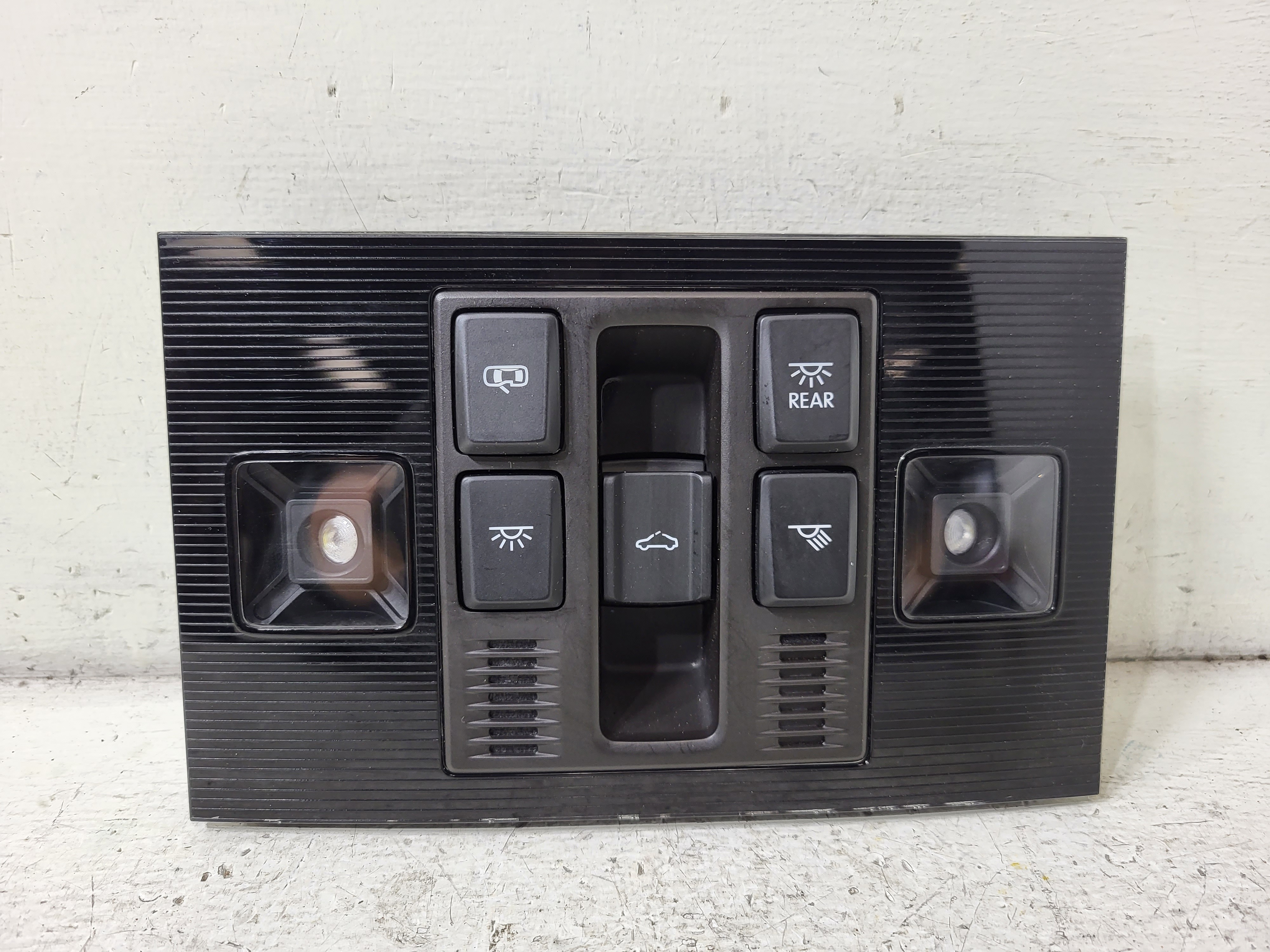 Pre-Owned 2016 Volkswagen Golf GTI Roof Overhead Console OEM LKQ (Good)