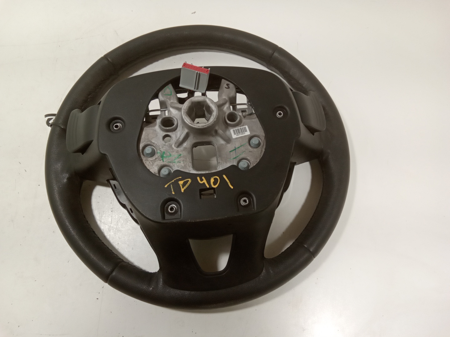 Pre-Owned 2018 Lincoln MKC Steering Wheel OEM (Good)