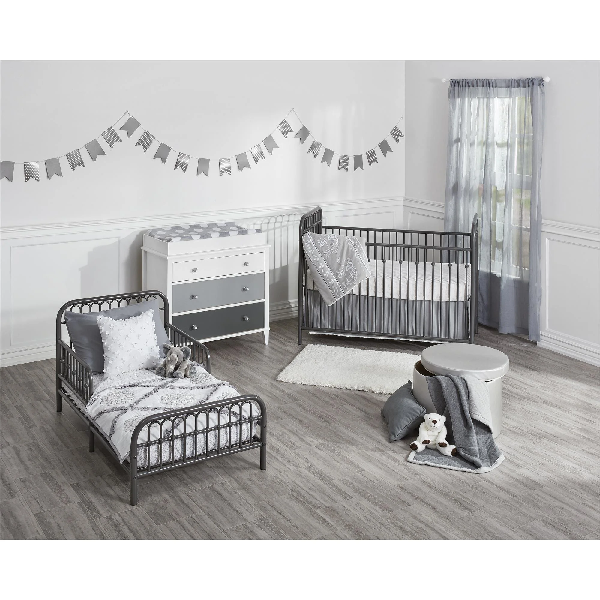 Little Seeds Monarch Hill Ivy Metal Toddler Bed, Graphite Gray