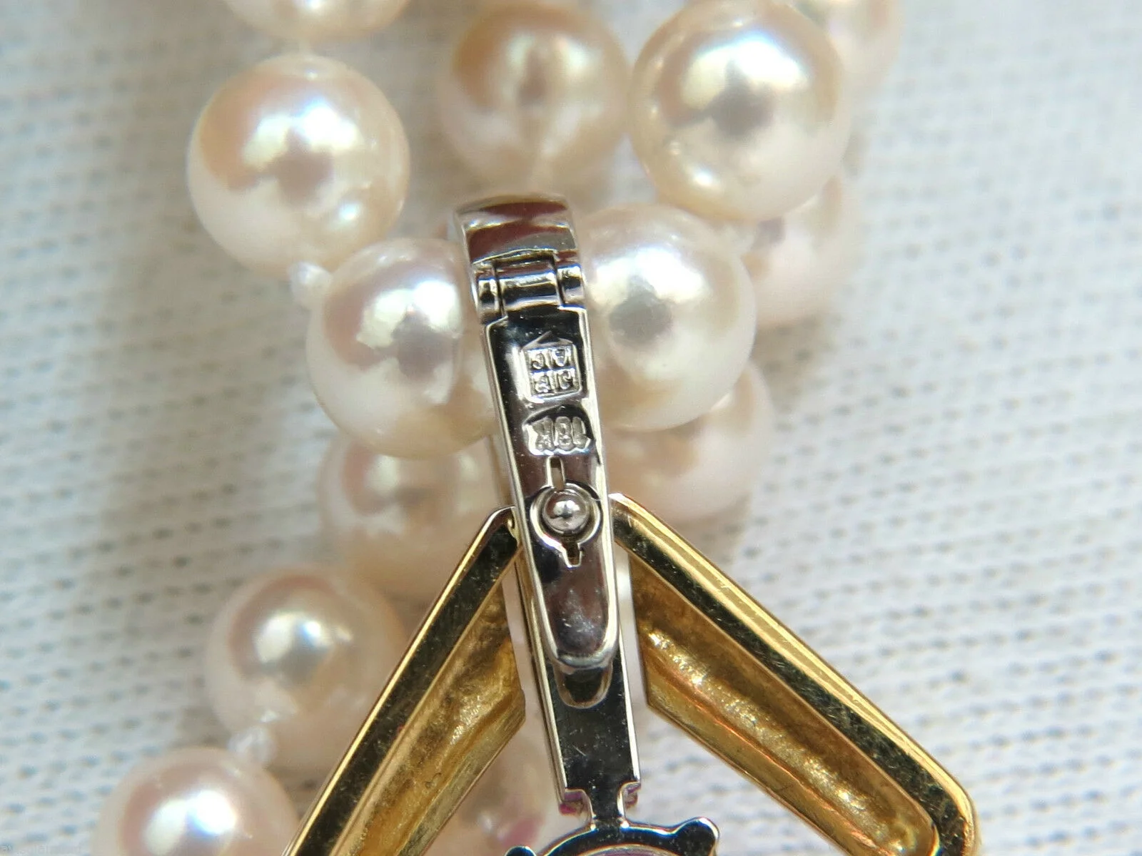 18KT 1.83CT NATURAL VIVID PINK SAPPHIRE ENHANCER & JAPANESE PEARL NECKLACE