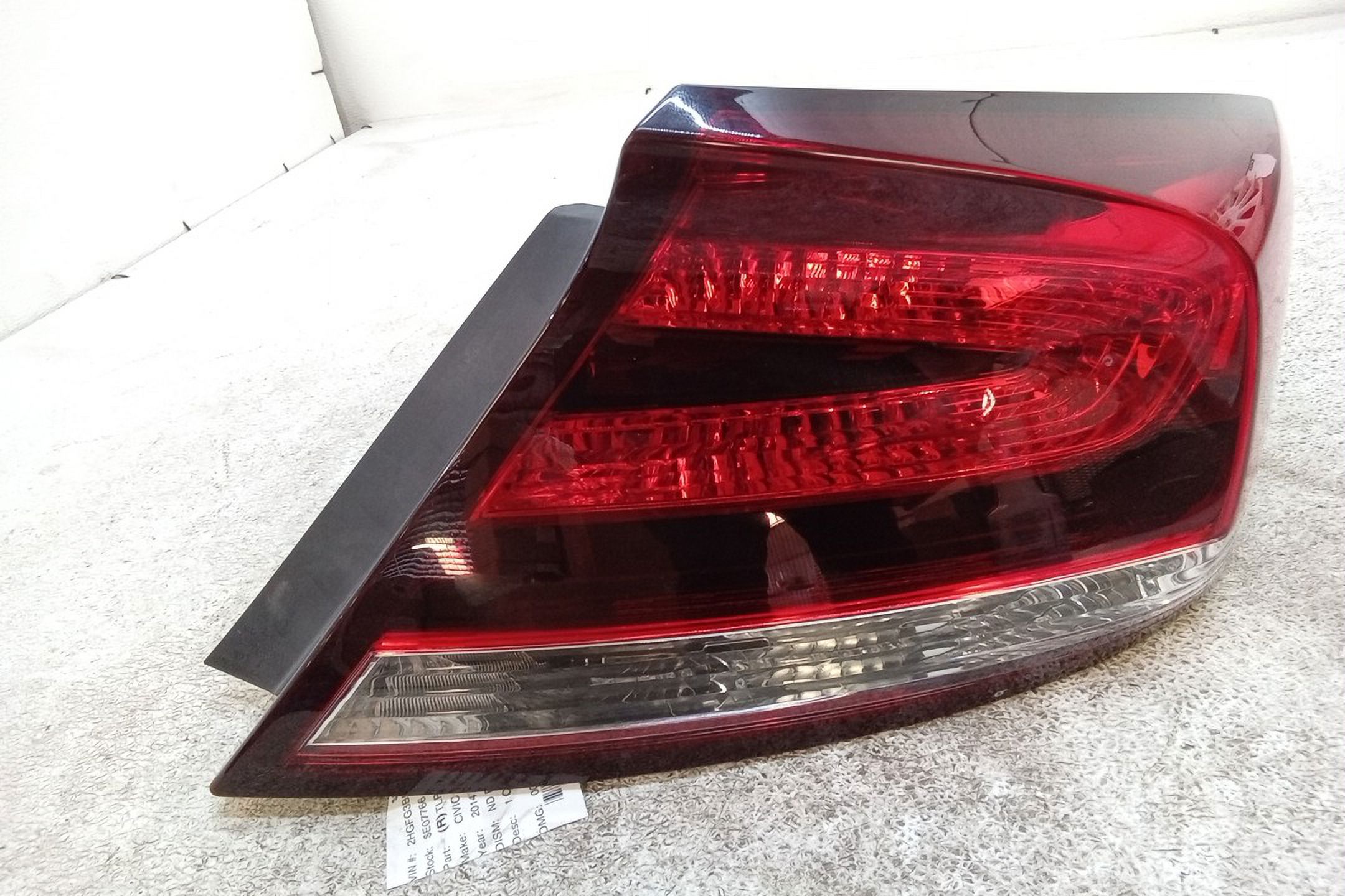 Pre-Owned 2014 Honda Civic Passenger Side Tail Light Assembly RH OEM (Good)
