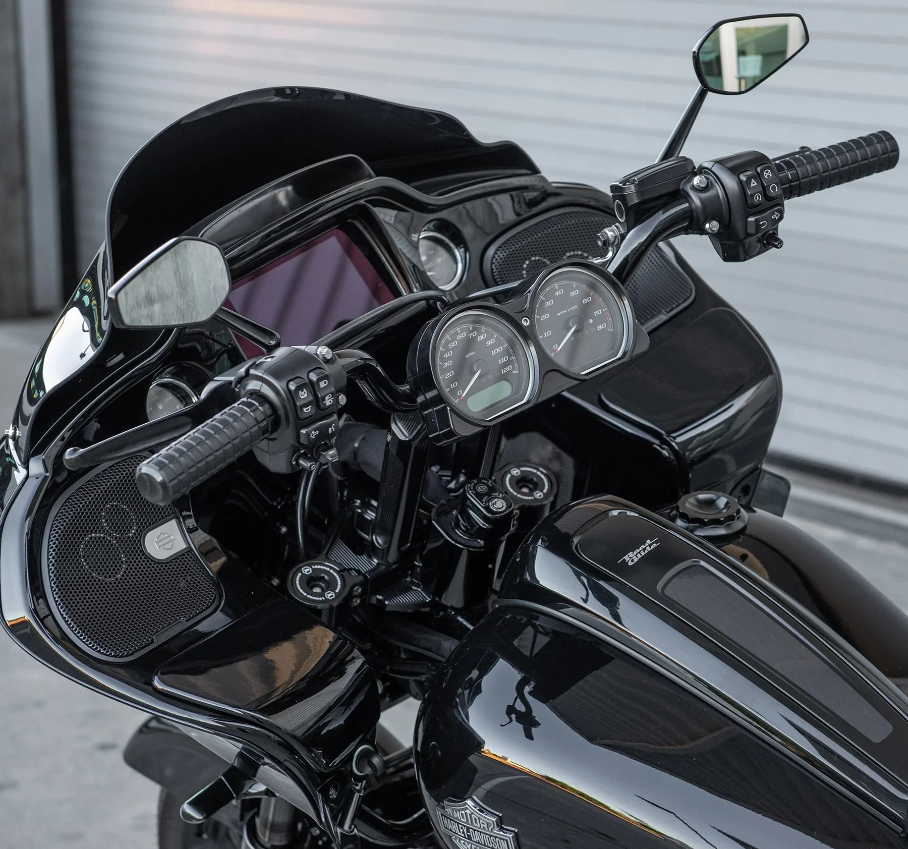 Arlen Ness Method Bagger Black Kickback Handlebar Risers & Gauge Pod (520-032)